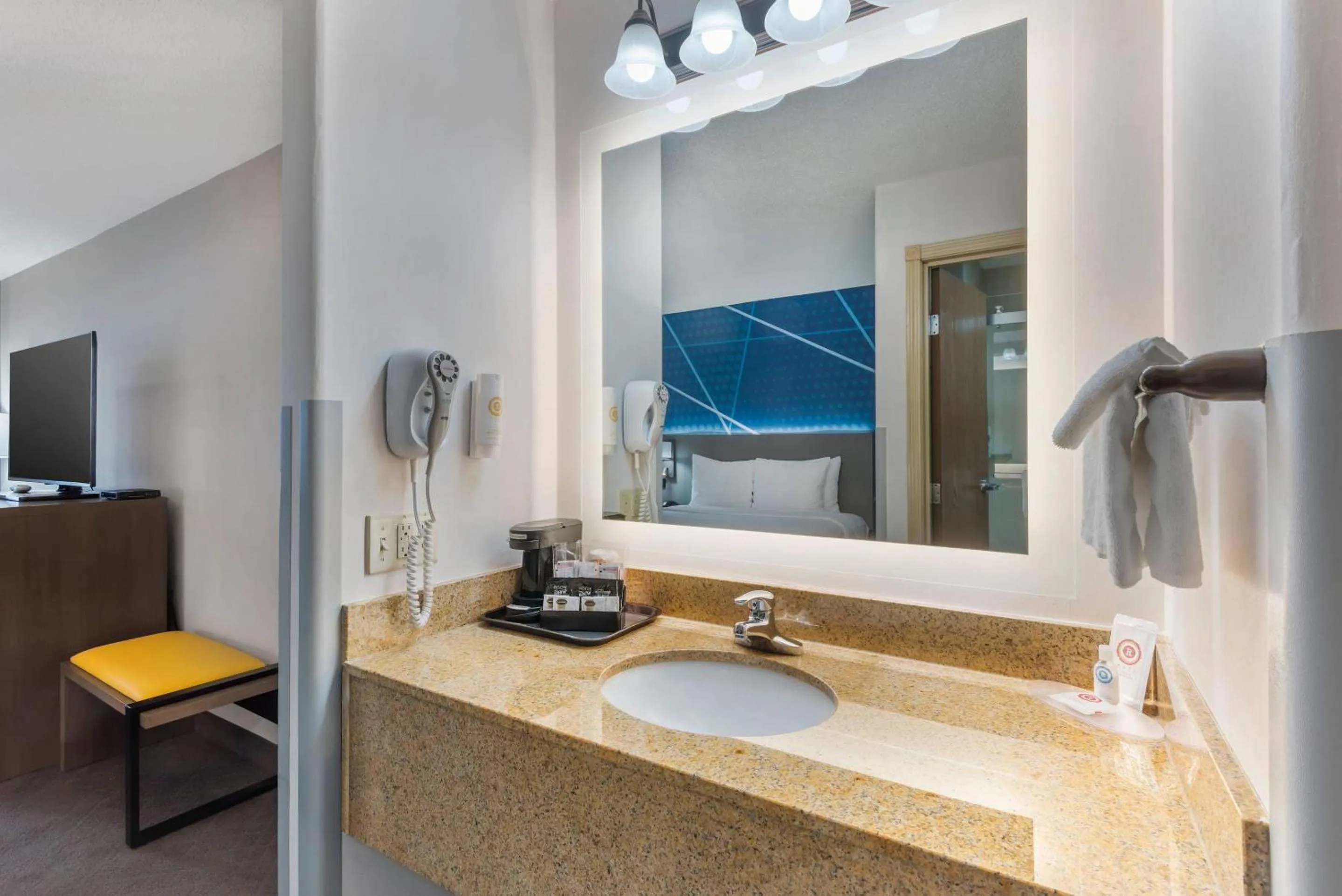 Bedroom in Comfort Inn Green River National Park Area