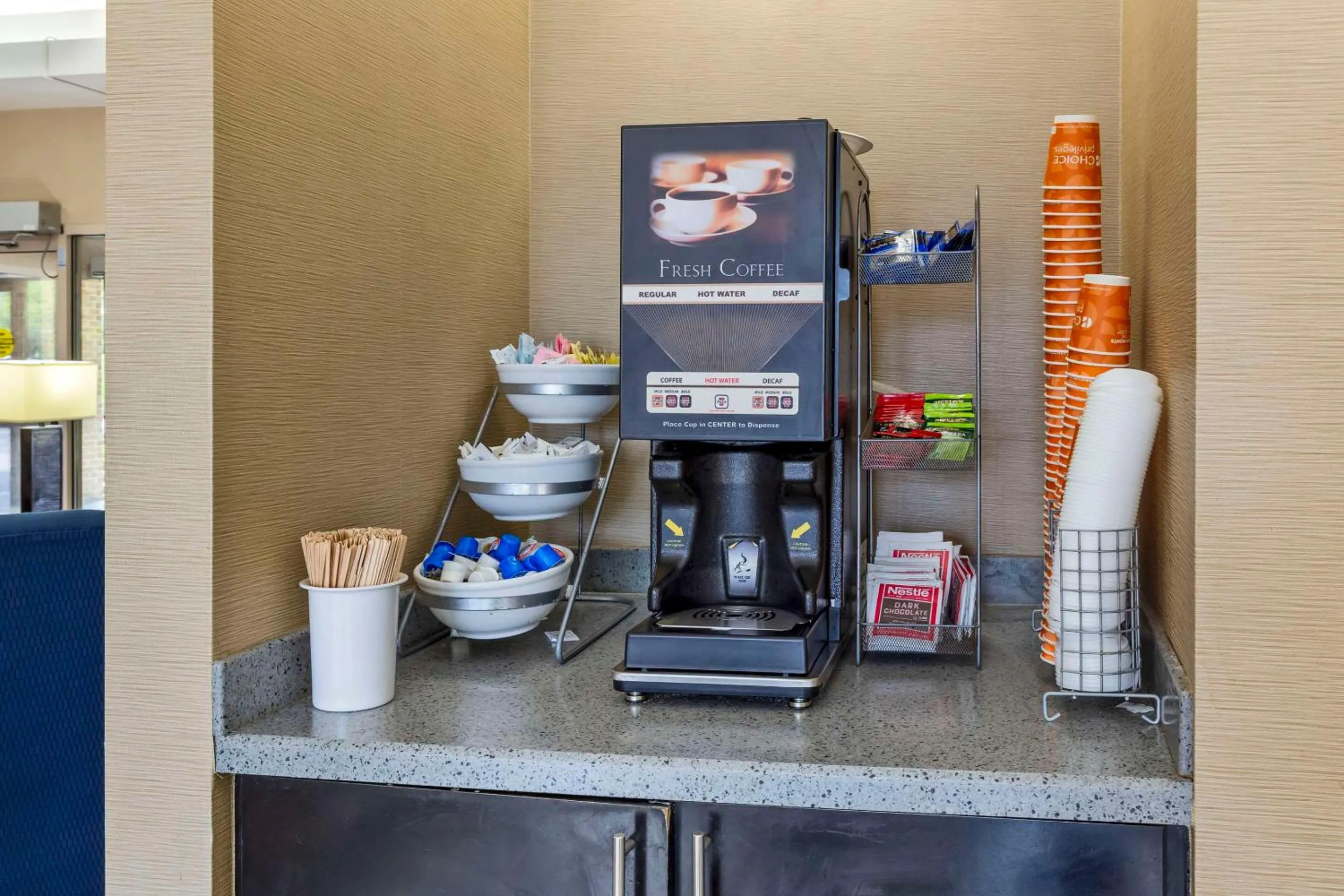 Breakfast in Comfort Suites Inn at Ridgewood Farm