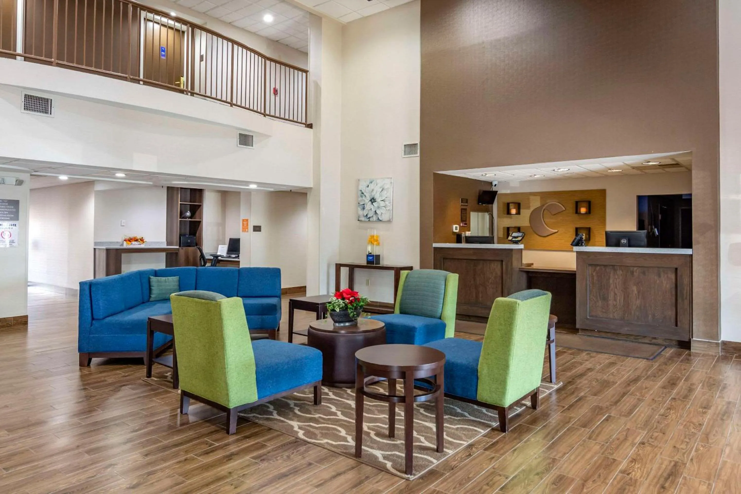 Lobby or reception in Comfort Suites Southpark