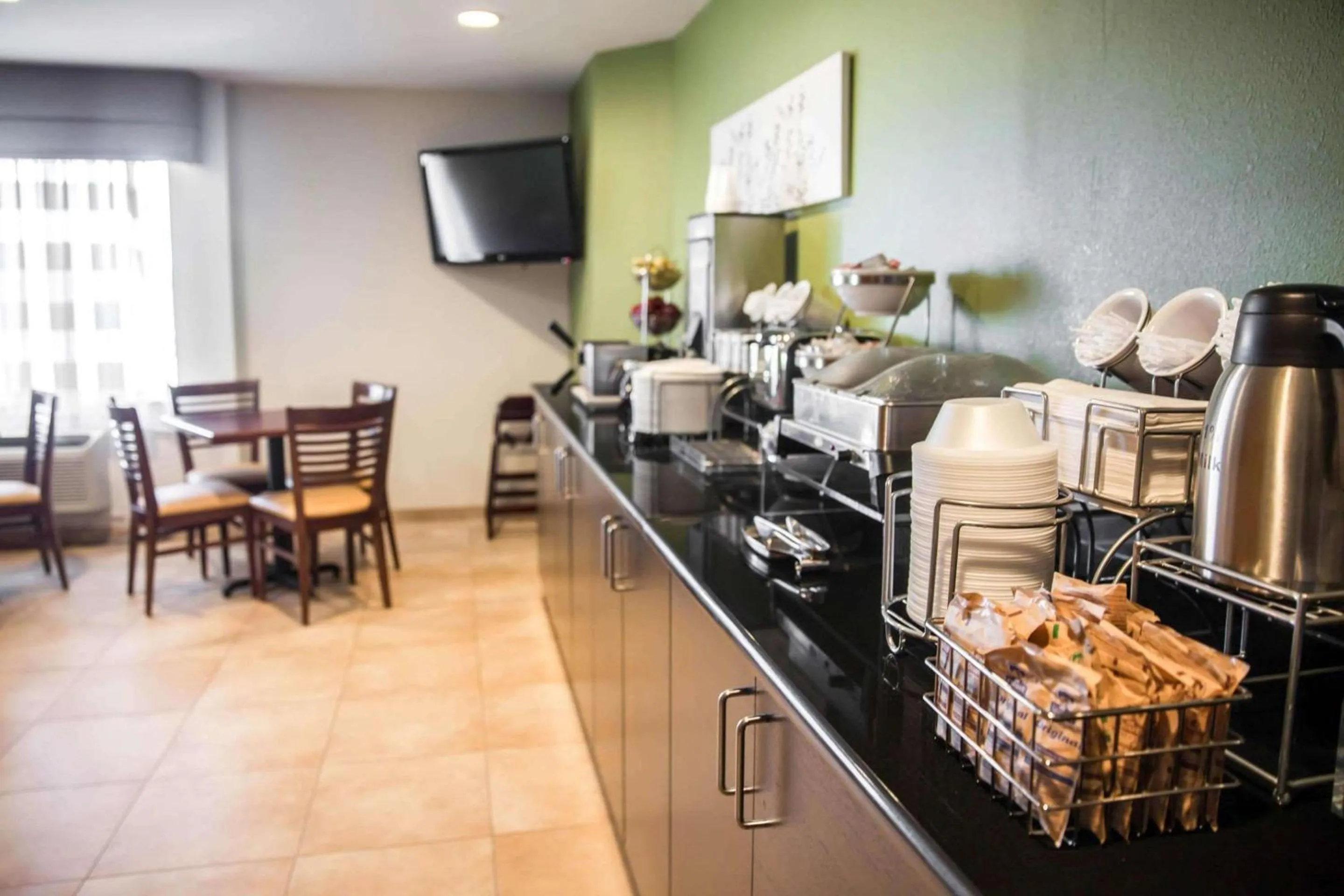 Restaurant/places to eat in Sleep Inn Woodbridge - Potomac Mills