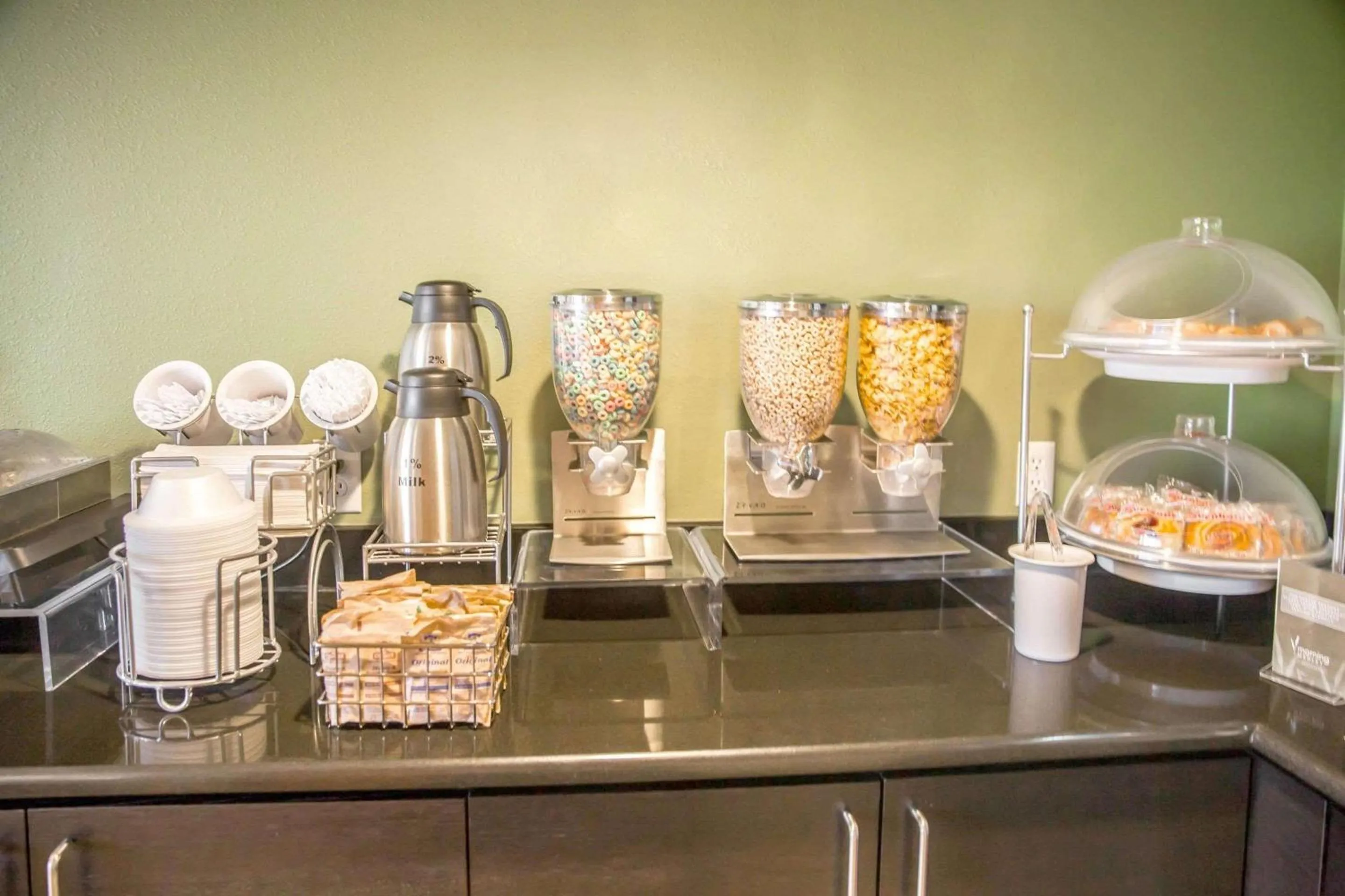 Restaurant/places to eat in Sleep Inn Woodbridge - Potomac Mills