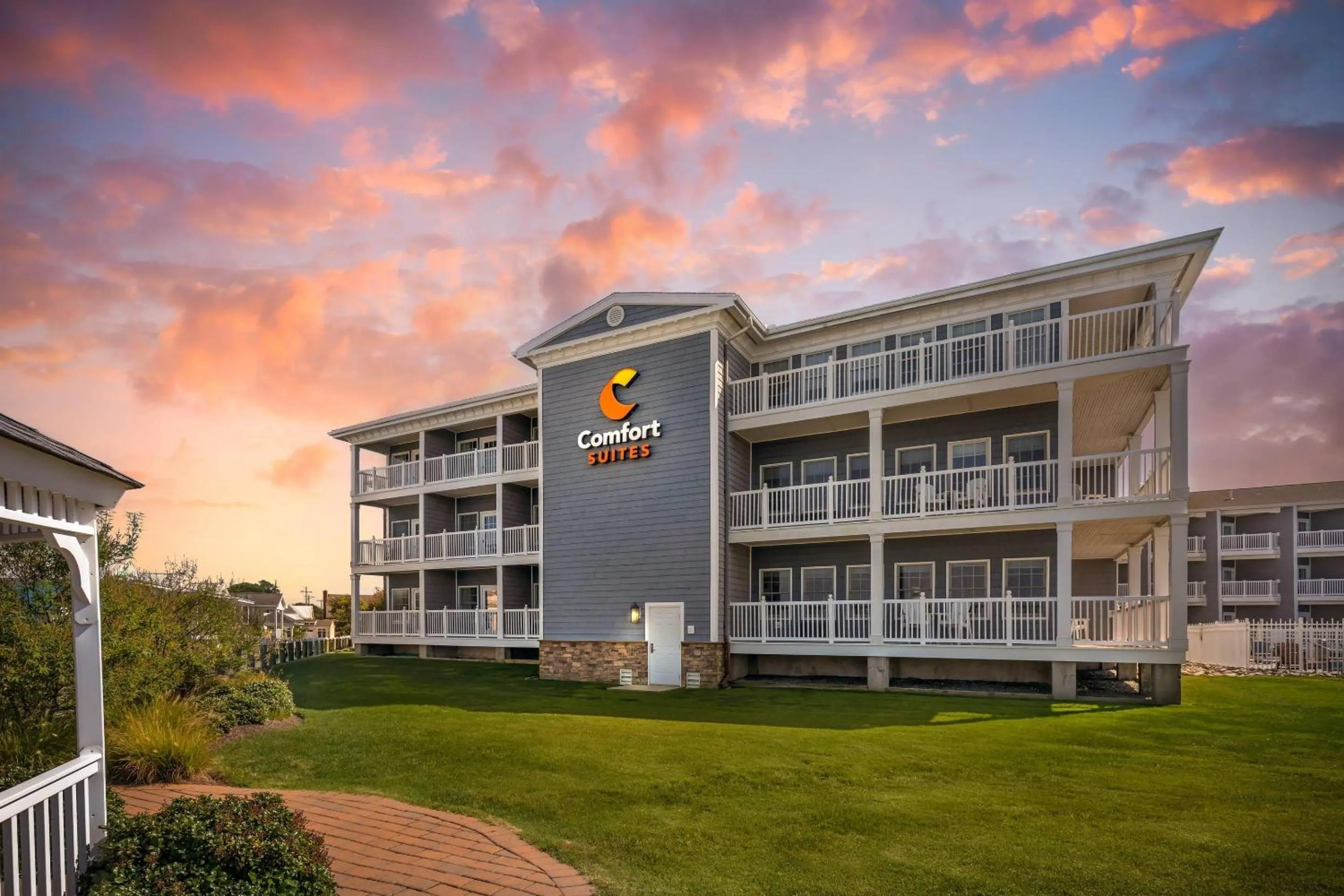 Property building in Comfort Suites Chincoteague Island Bayfront Resort
