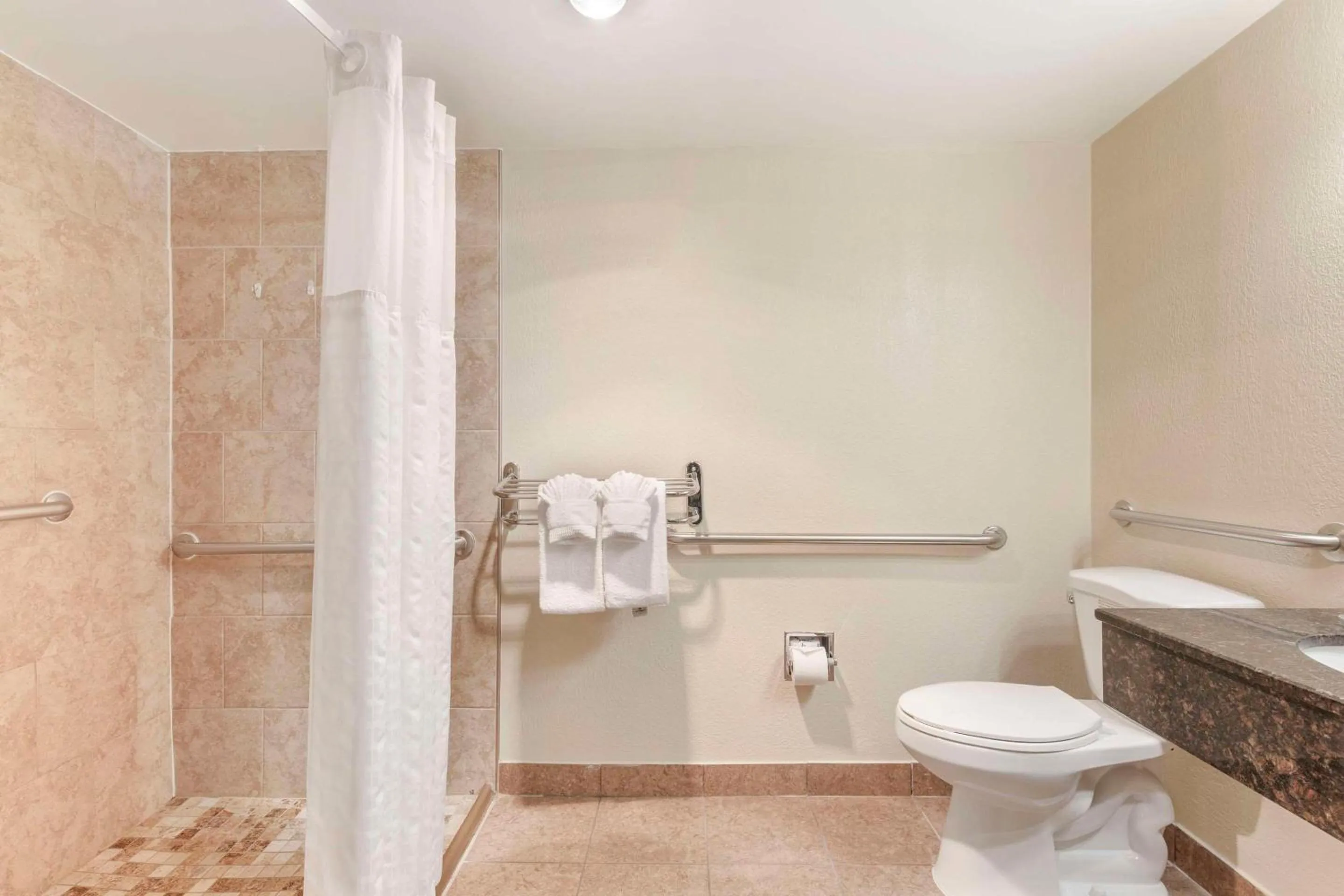 Bedroom in Comfort Inn University Center