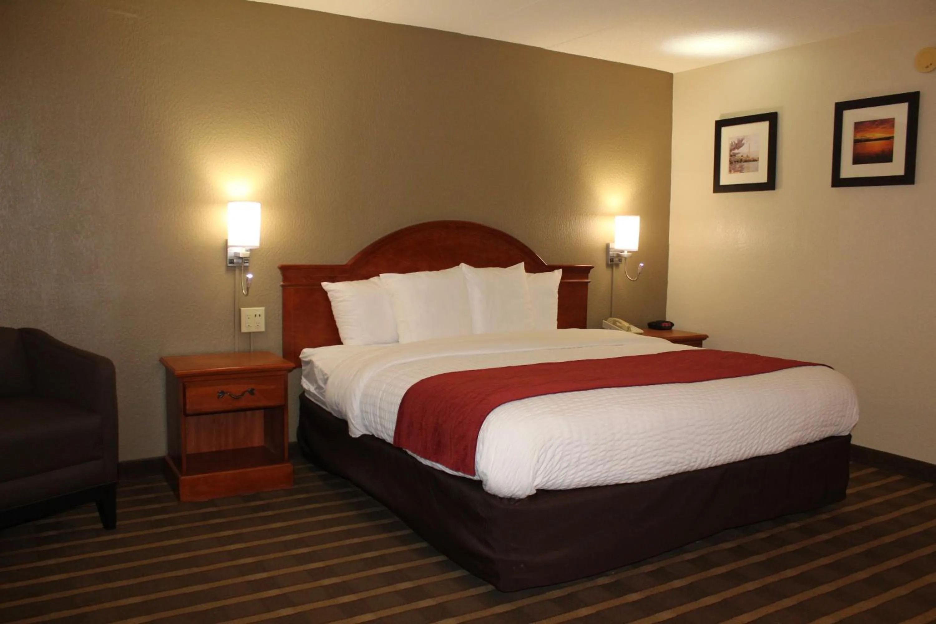 Bed in Comfort Inn University Center