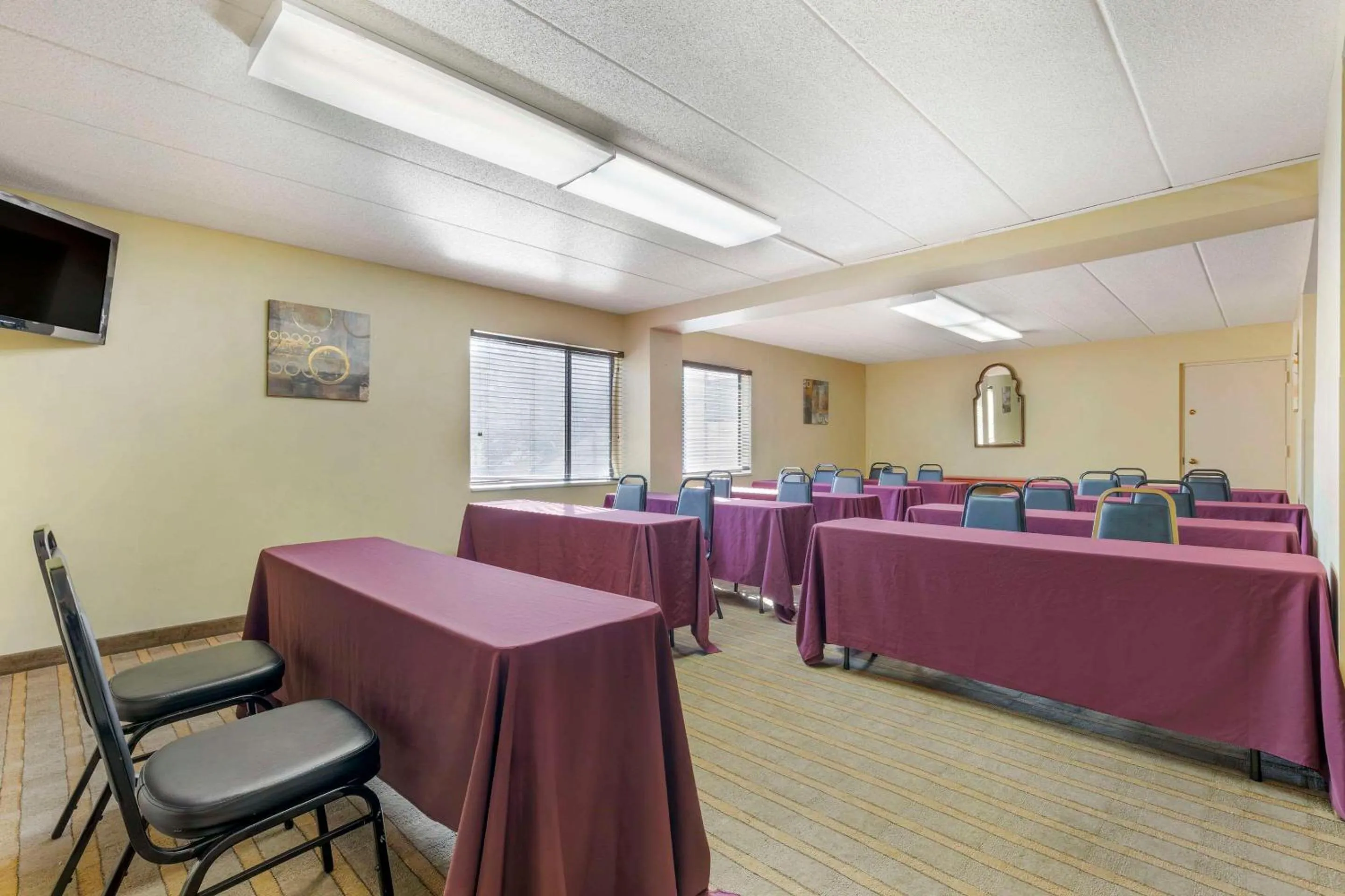 Meeting/conference room in Comfort Inn University Center