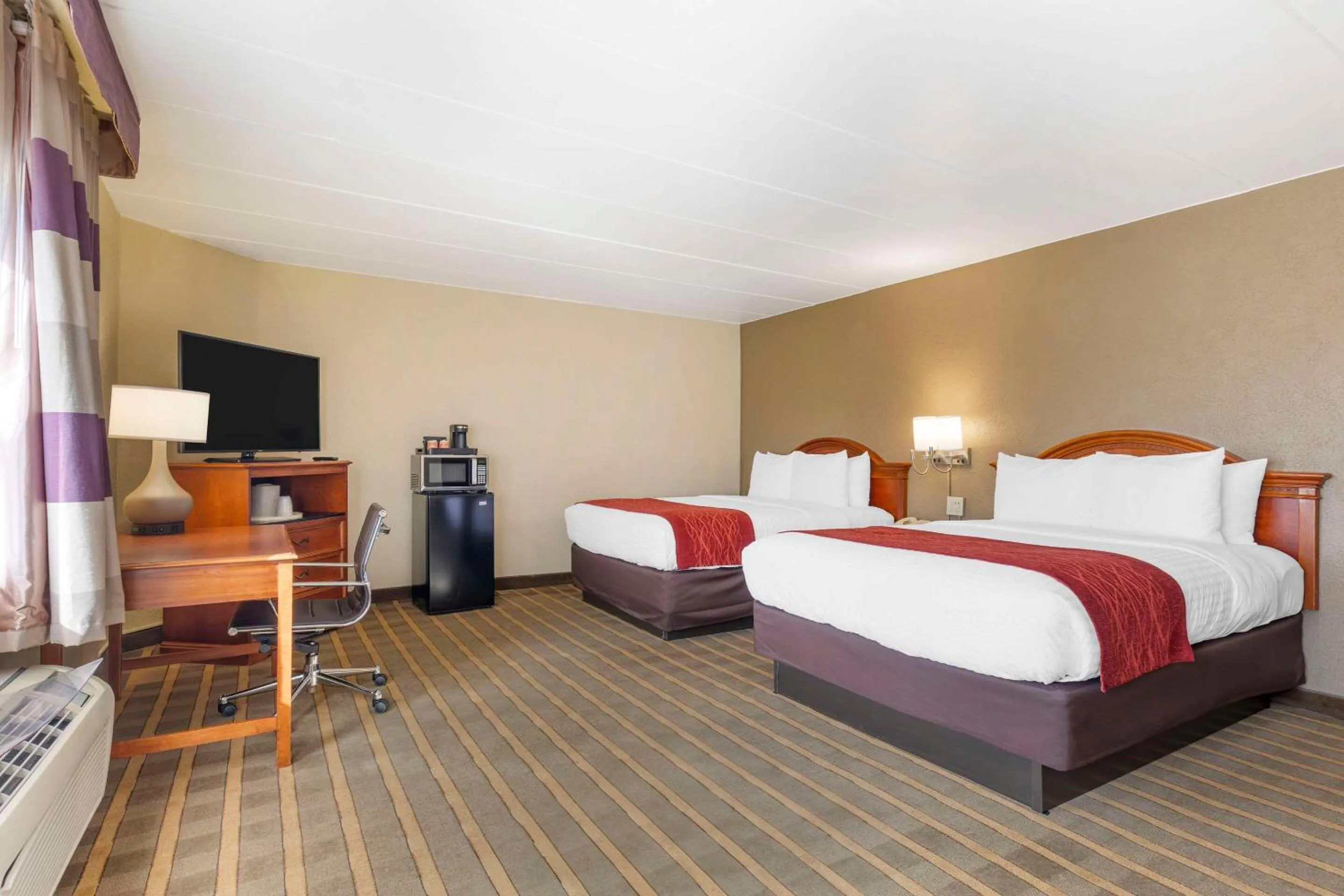 Bedroom, Bed in Comfort Inn University Center