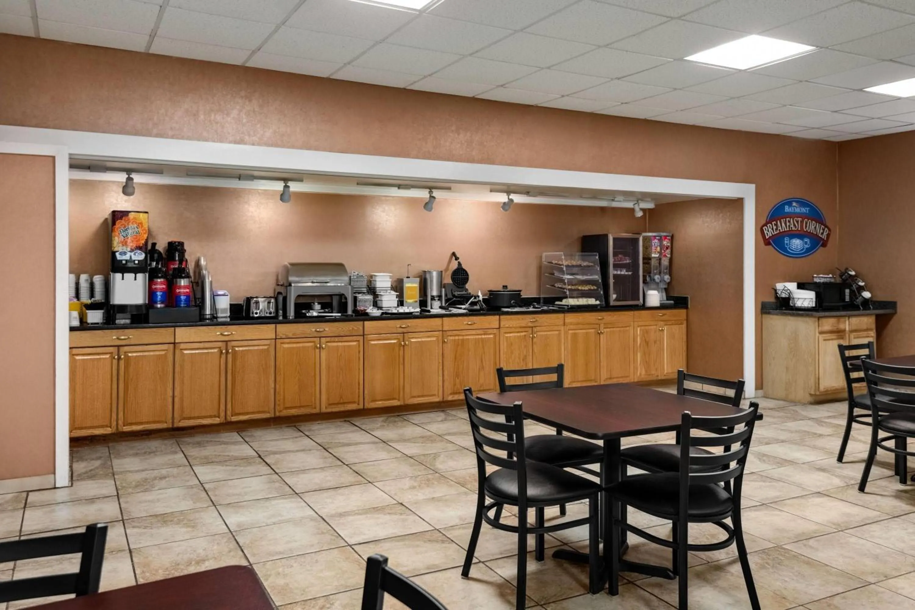 Breakfast in Baymont by Wyndham Salem Roanoke Area