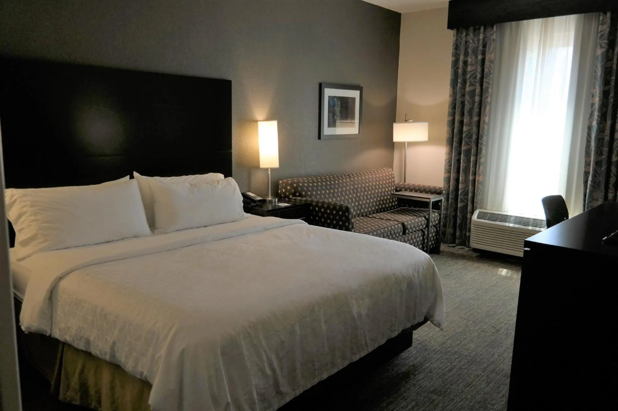 Photo of the whole room, Bed in Holiday Inn Express Fredericksburg - Southpoint by IHG