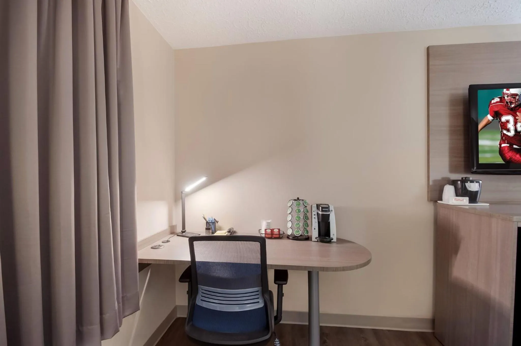 Photo of the whole room in Red Roof Inn Dahlgren - Naval Base