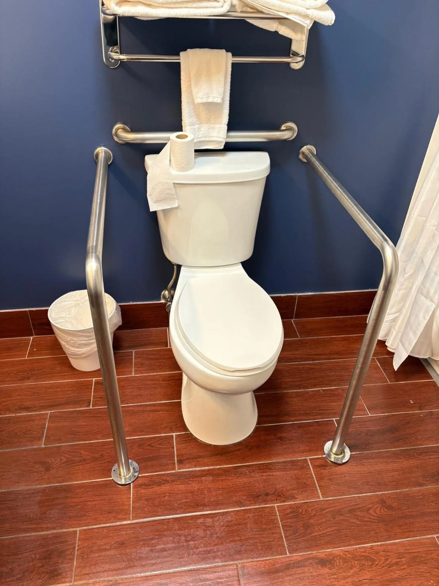 Toilet in Spark by Hilton Abingdon I-81 near Fairgrounds