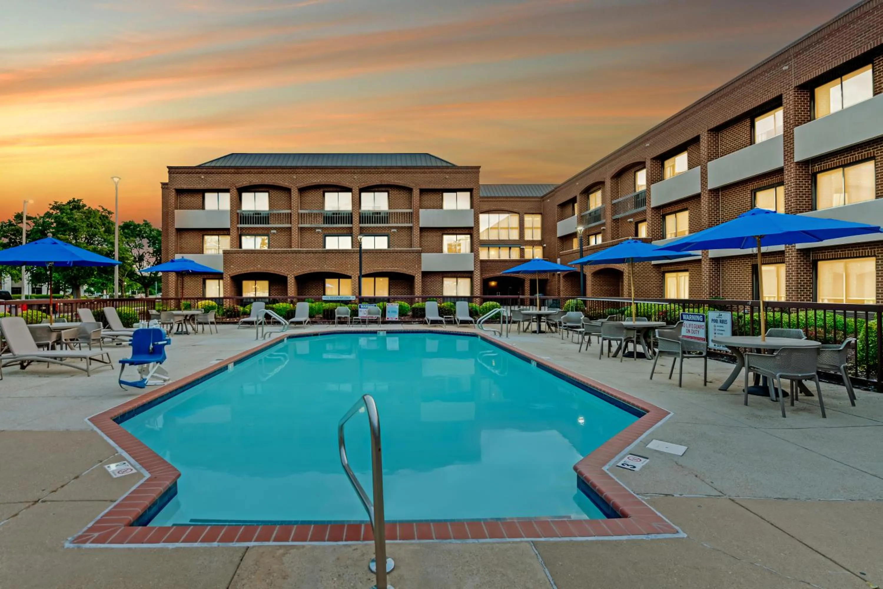 Property building in Comfort Suites Chesapeake - Norfolk