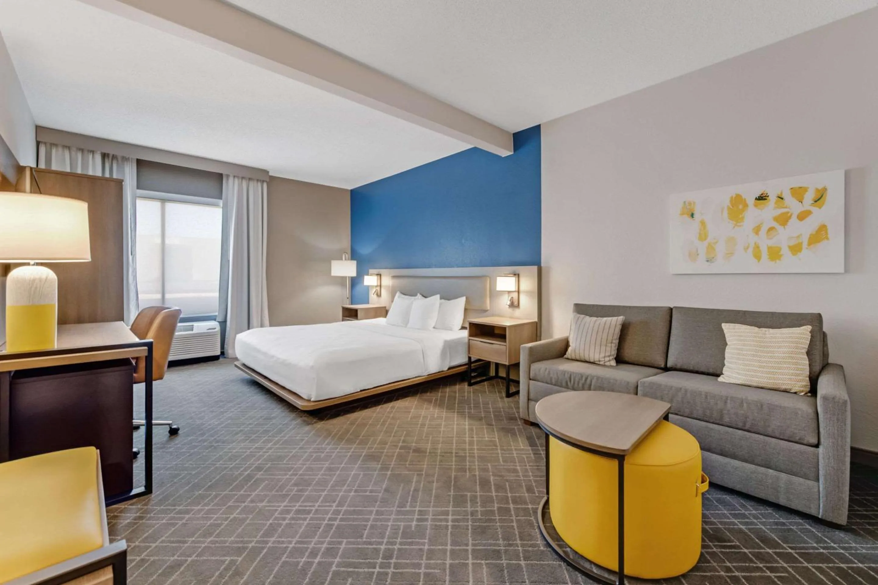 Bedroom, Bed in Comfort Suites Chesapeake - Norfolk