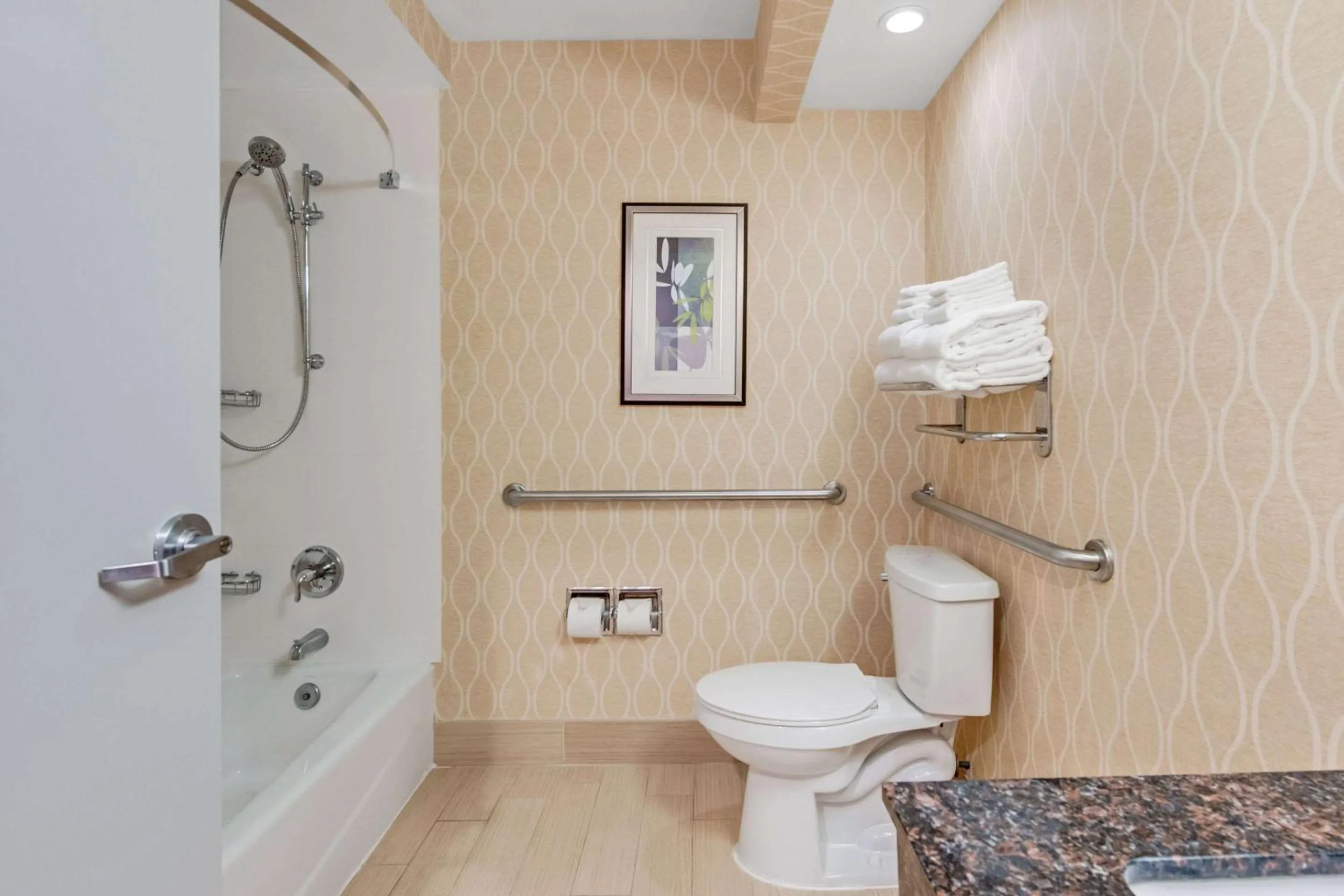 Bedroom in Comfort Suites Chesapeake - Norfolk