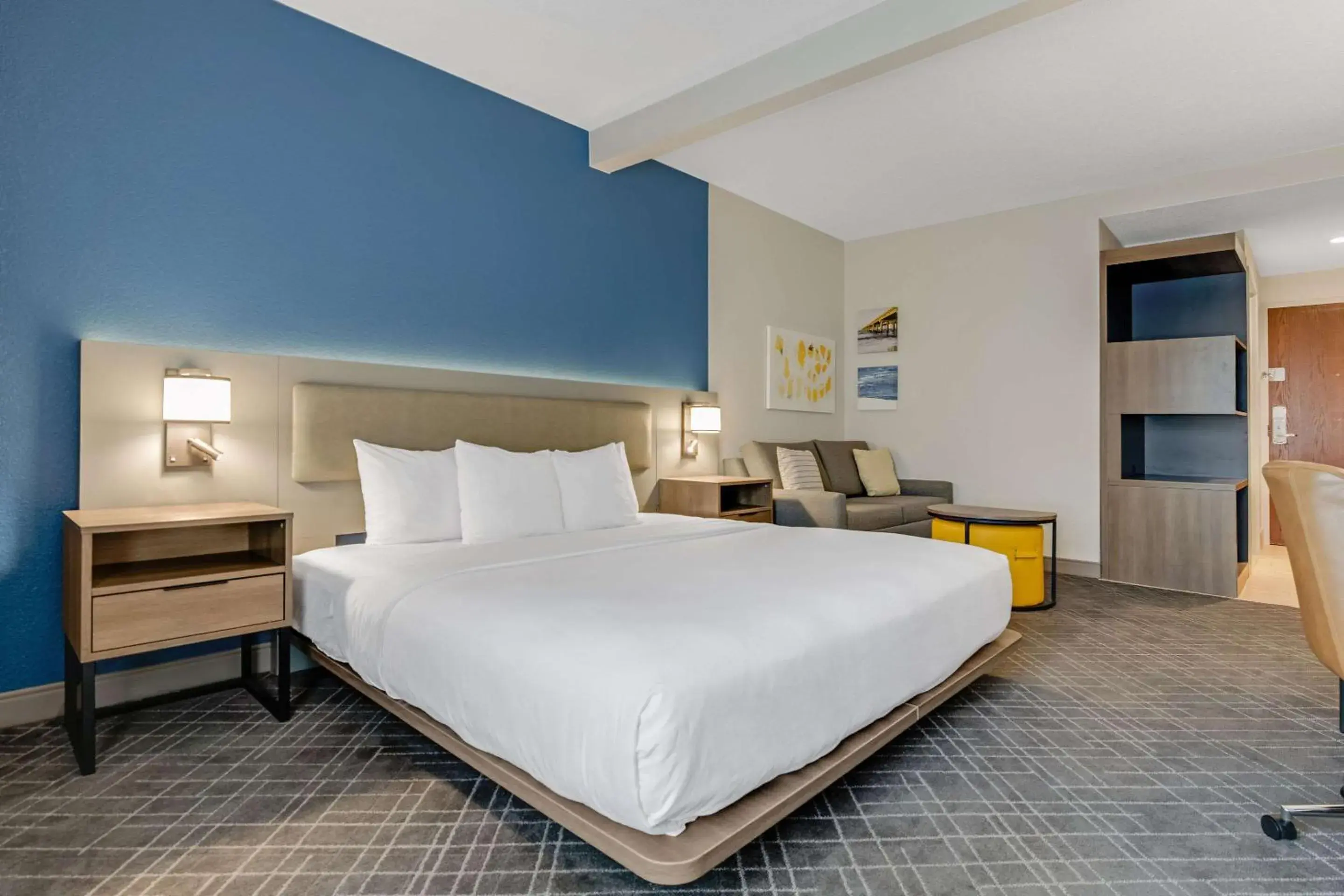 King Suite - Non-Smoking in Comfort Suites Chesapeake - Norfolk King Suite - Non-Smoking in Comfort Suites Chesapeake - Norfolk