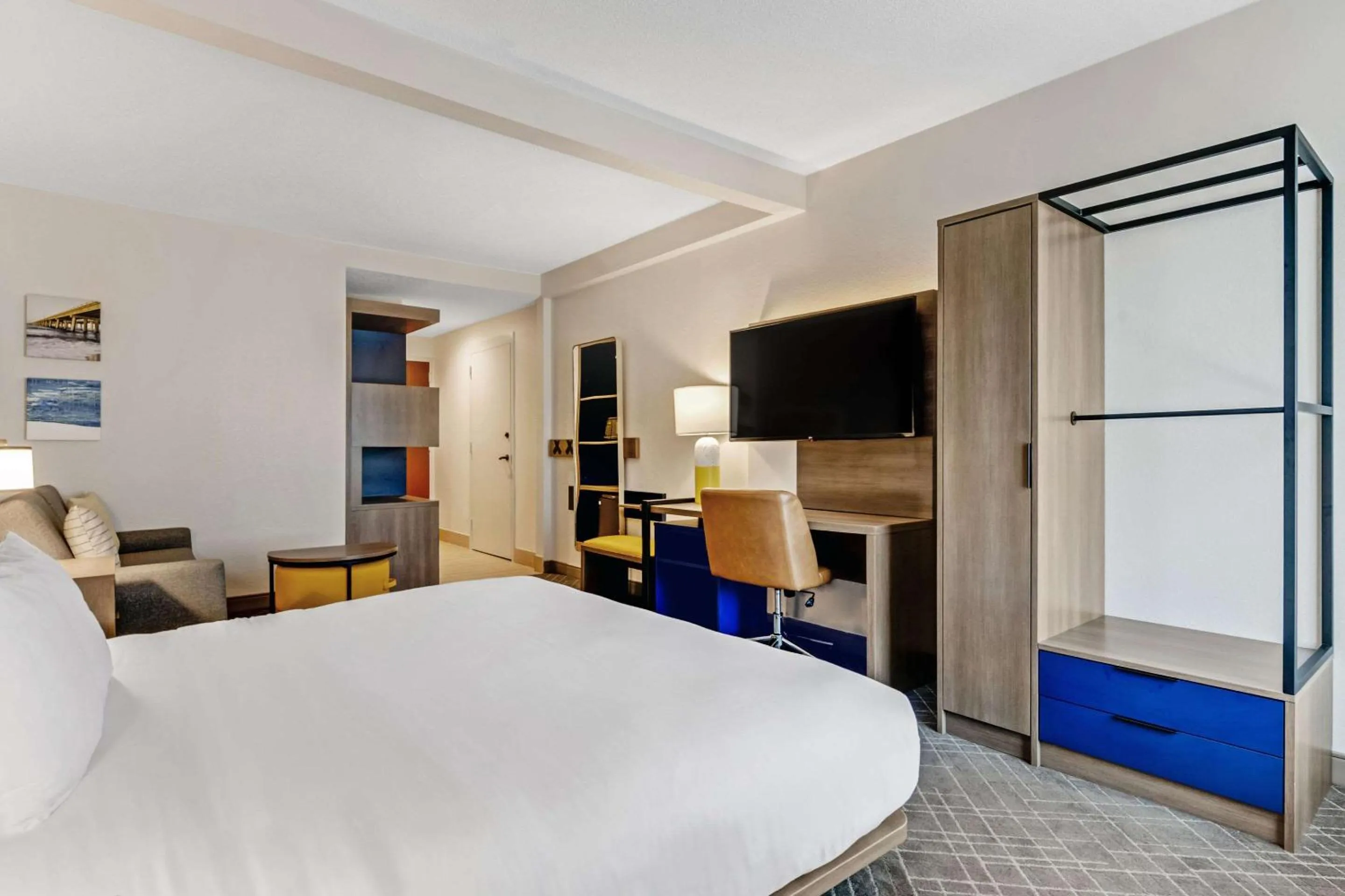 Bedroom, Bed in Comfort Suites Chesapeake - Norfolk