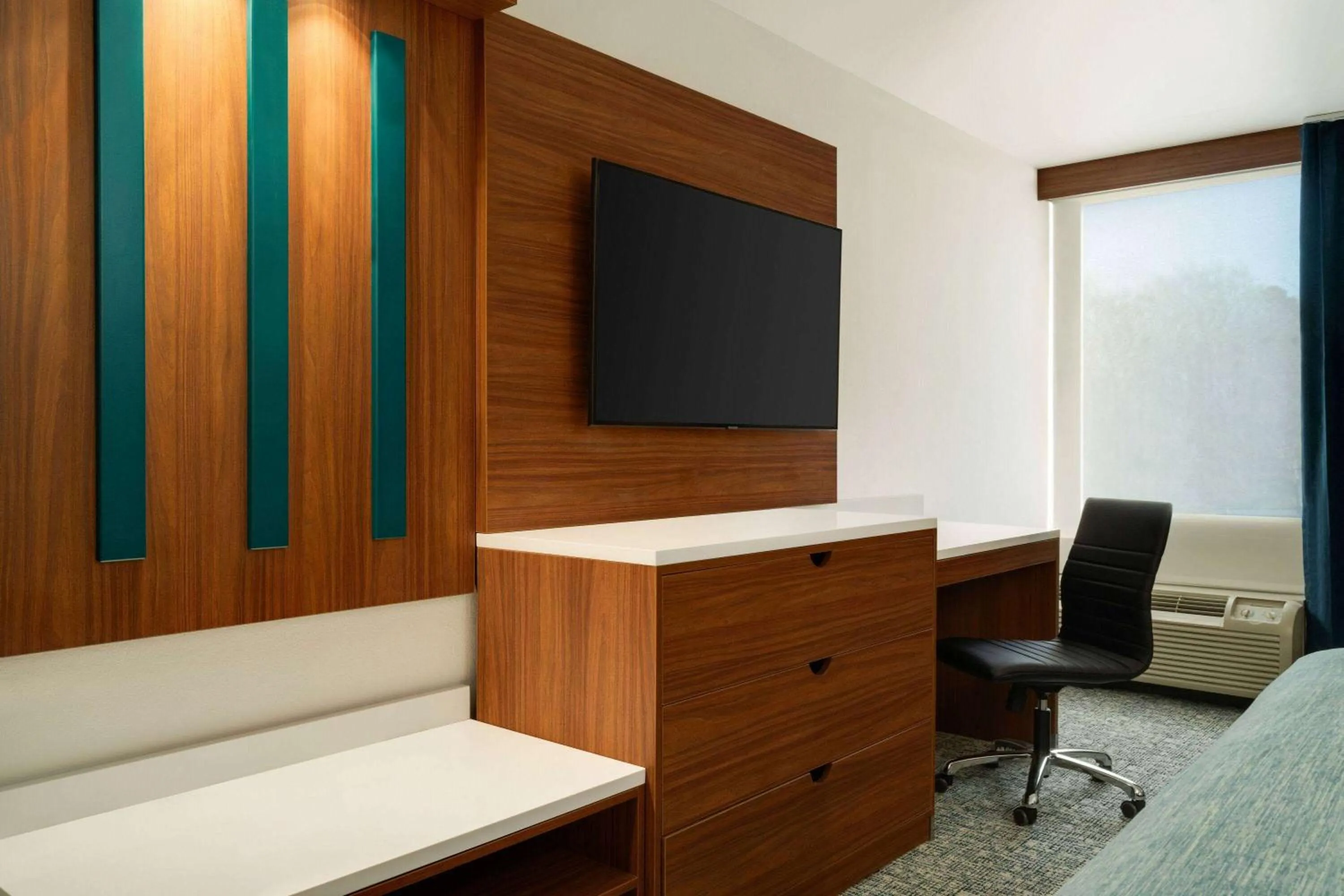 Photo of the whole room in Wingate by Wyndham Williamsburg