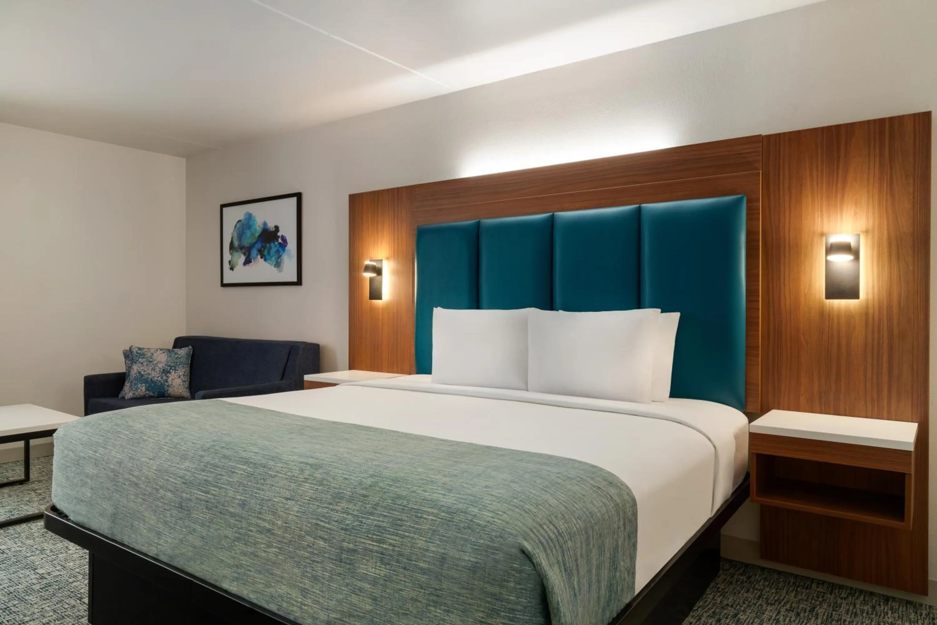 Bed in Wingate by Wyndham Williamsburg