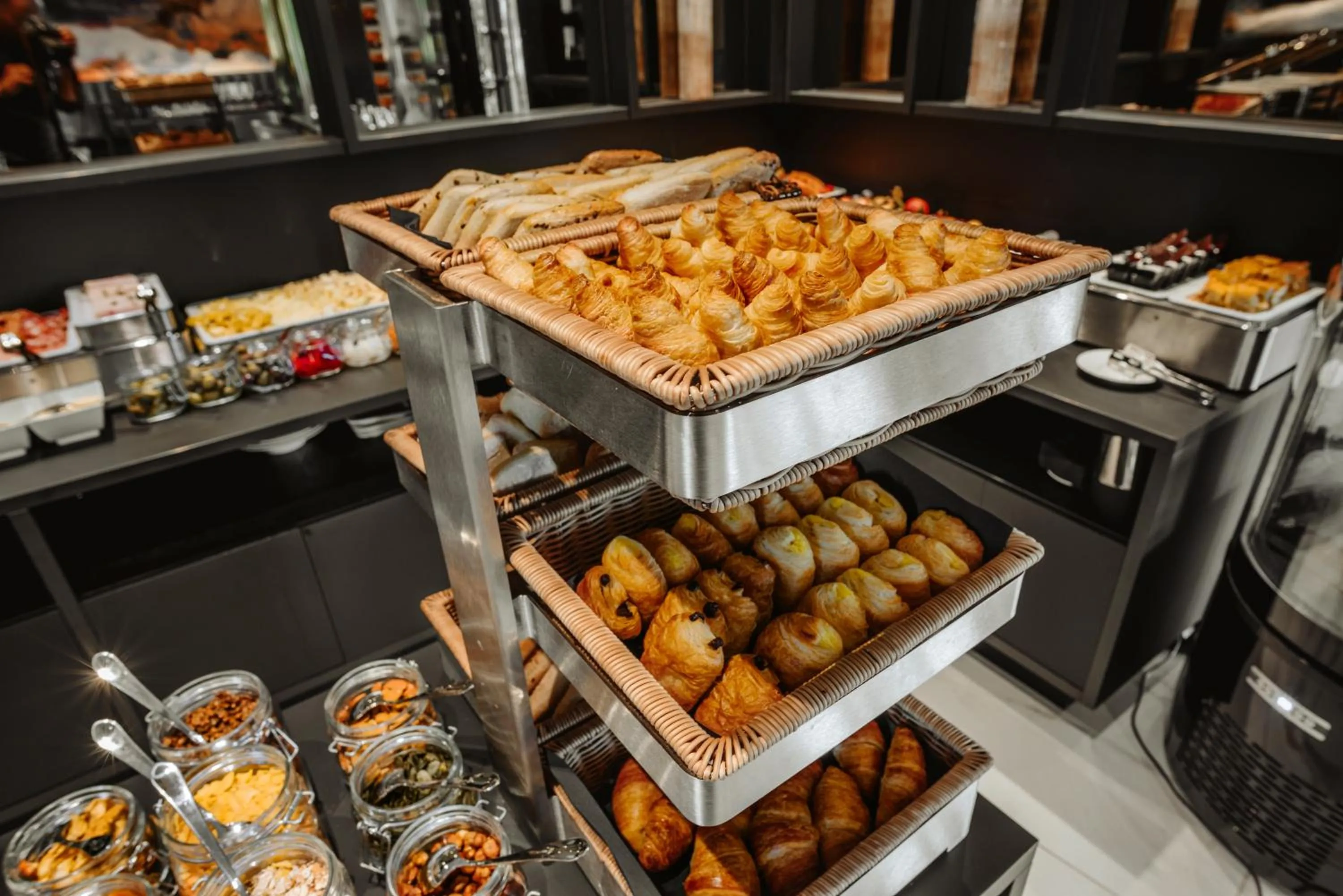 Breakfast in Hotel A plus