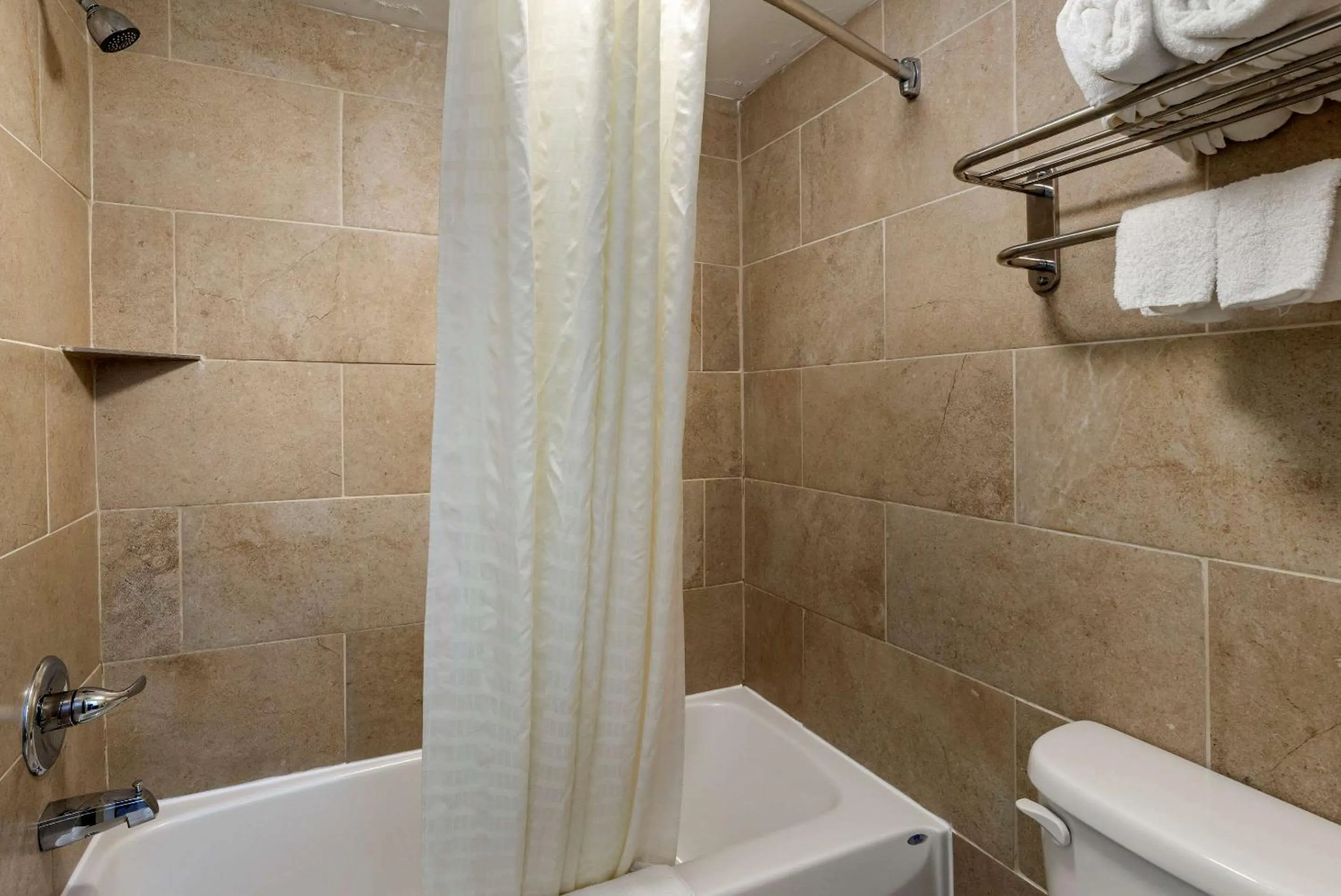 Bathroom in Econo Lodge Charlottesville North - University Area