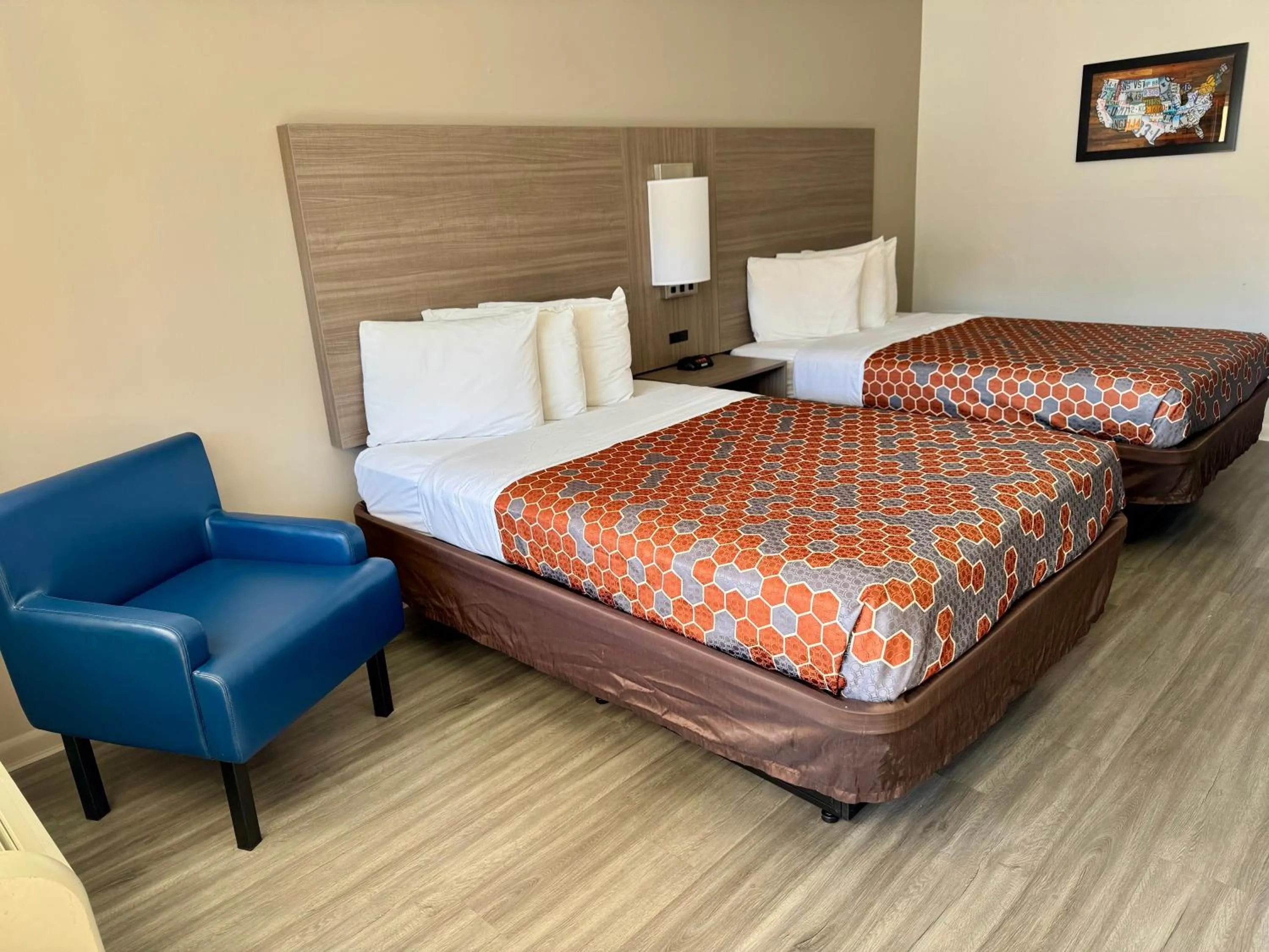 Bed in Econo Lodge Charlottesville North - University Area