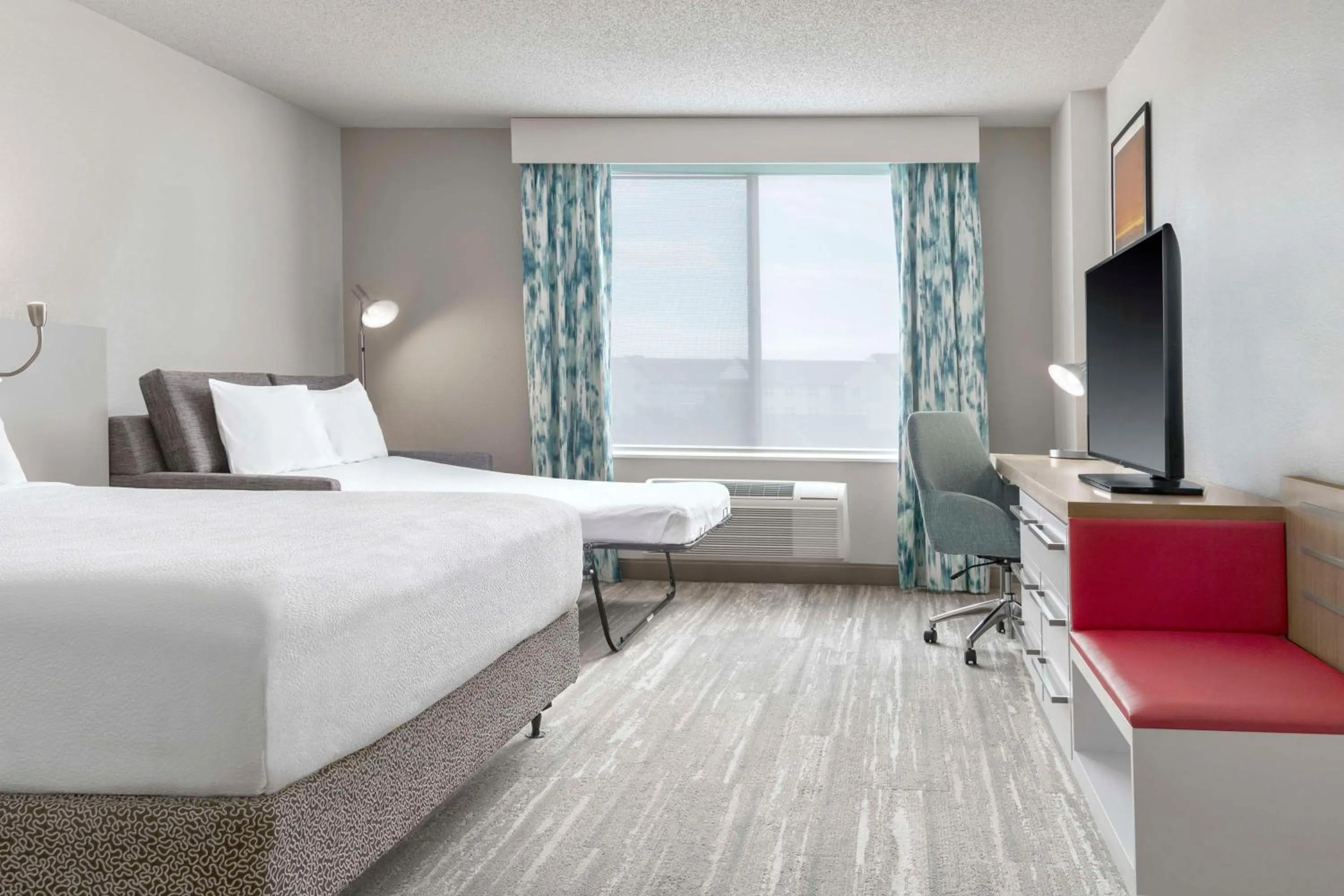 Bedroom, Bed in Hilton Garden Inn Denver Airport