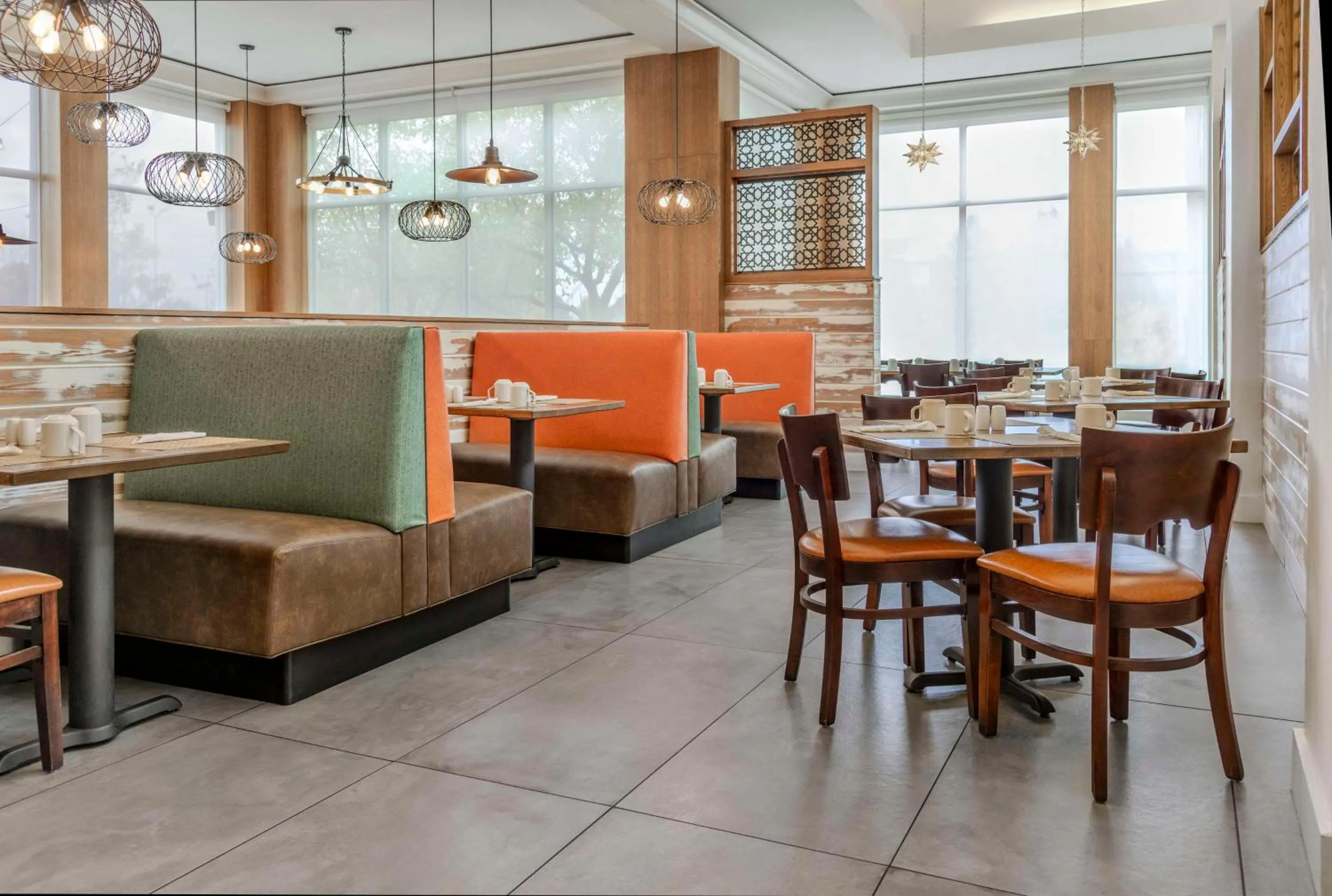 Restaurant/places to eat in Hilton Garden Inn Denver Airport