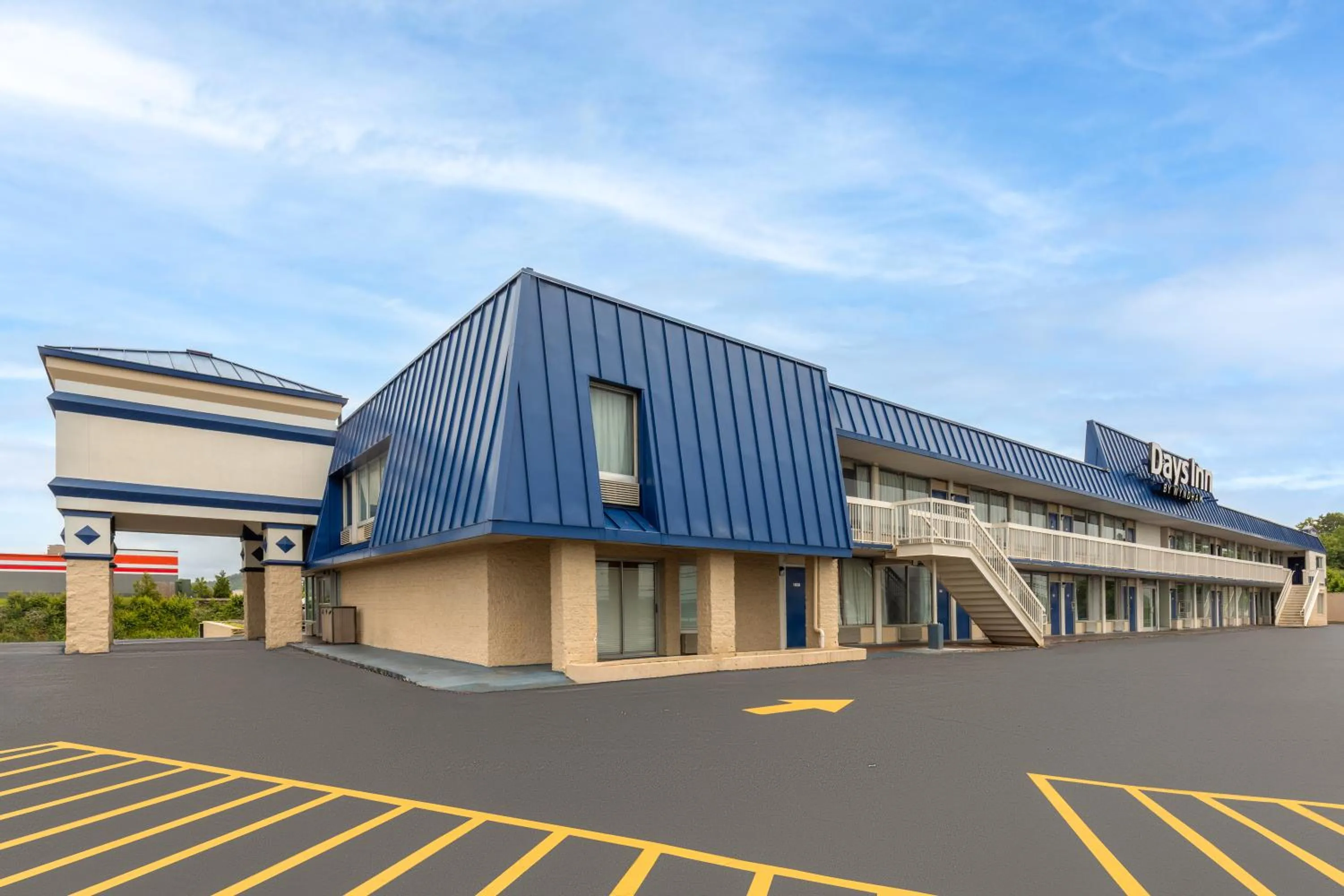 Property building in Days Inn by Wyndham Harrisonburg