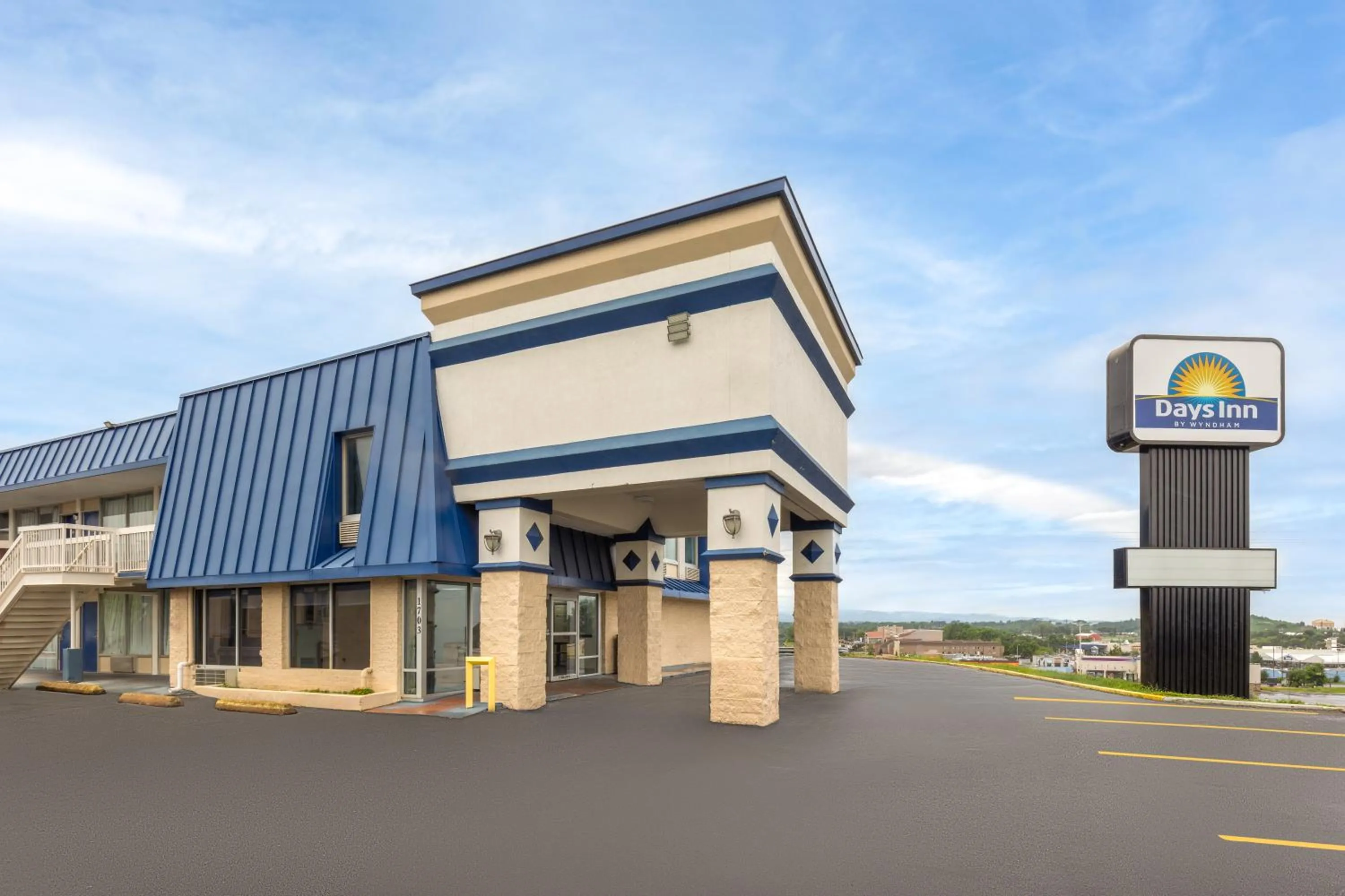 Property building in Days Inn by Wyndham Harrisonburg