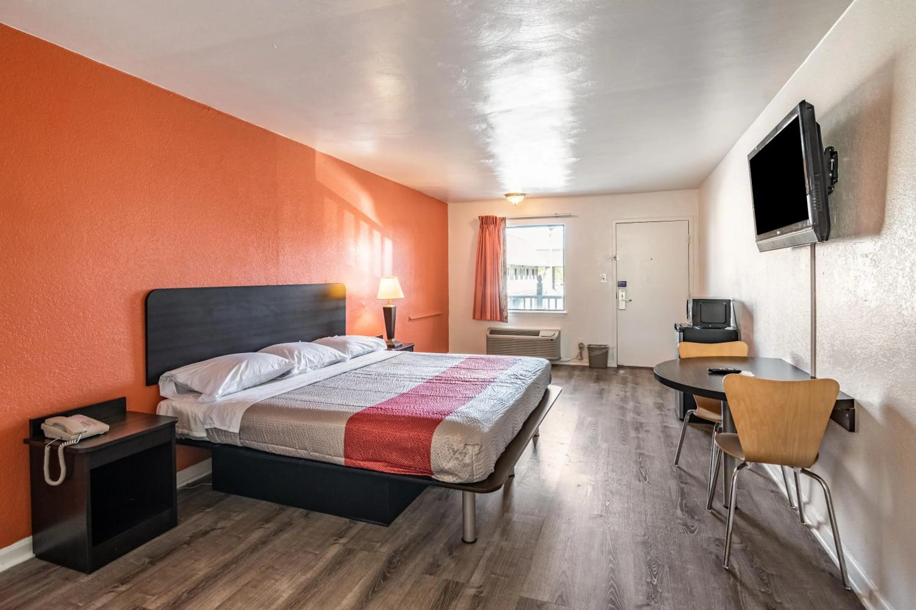 Bed in Motel 6-Portsmouth, VA