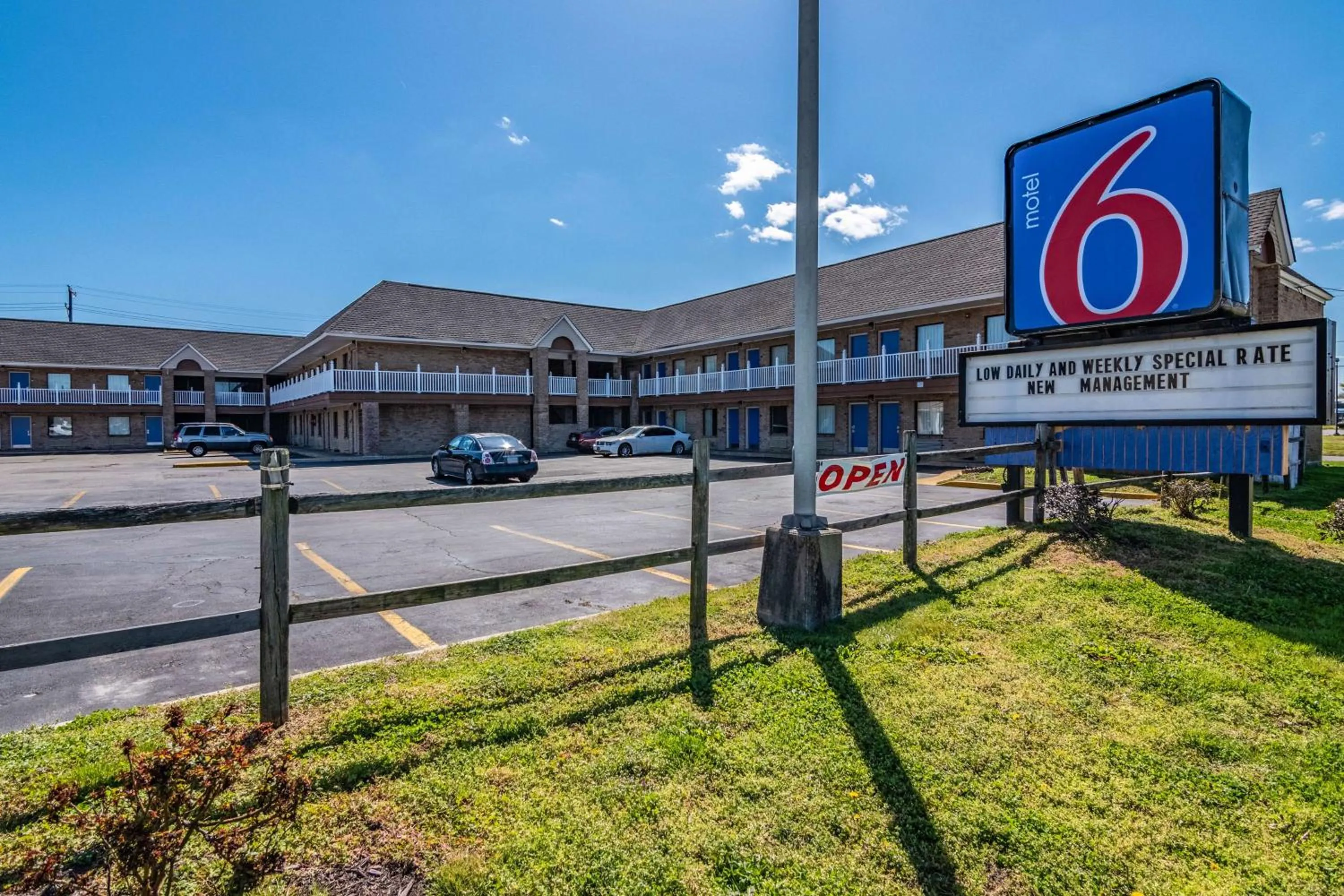 Property building in Motel 6-Portsmouth, VA