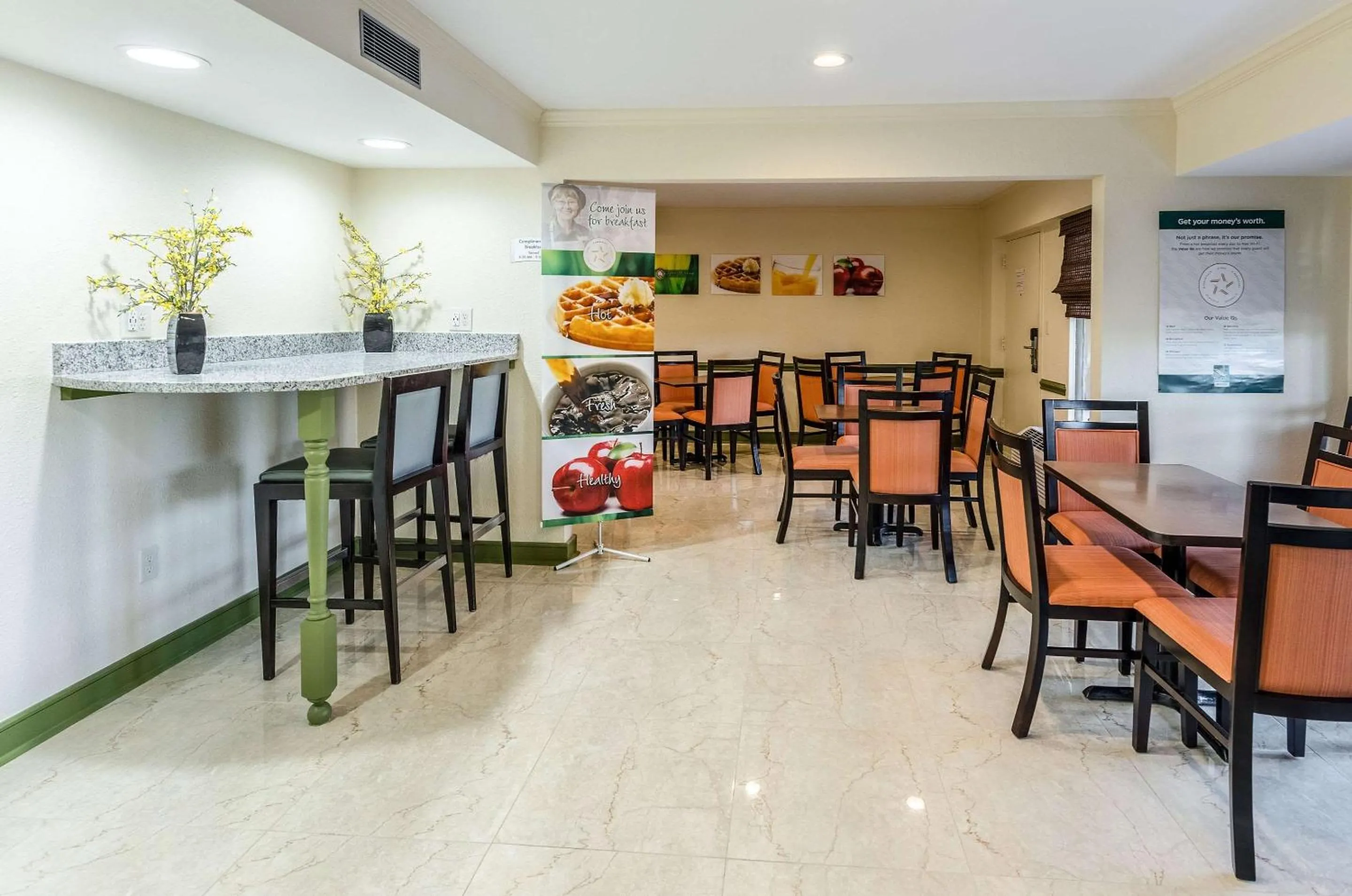 Restaurant/places to eat in Quality Inn Tanglewood