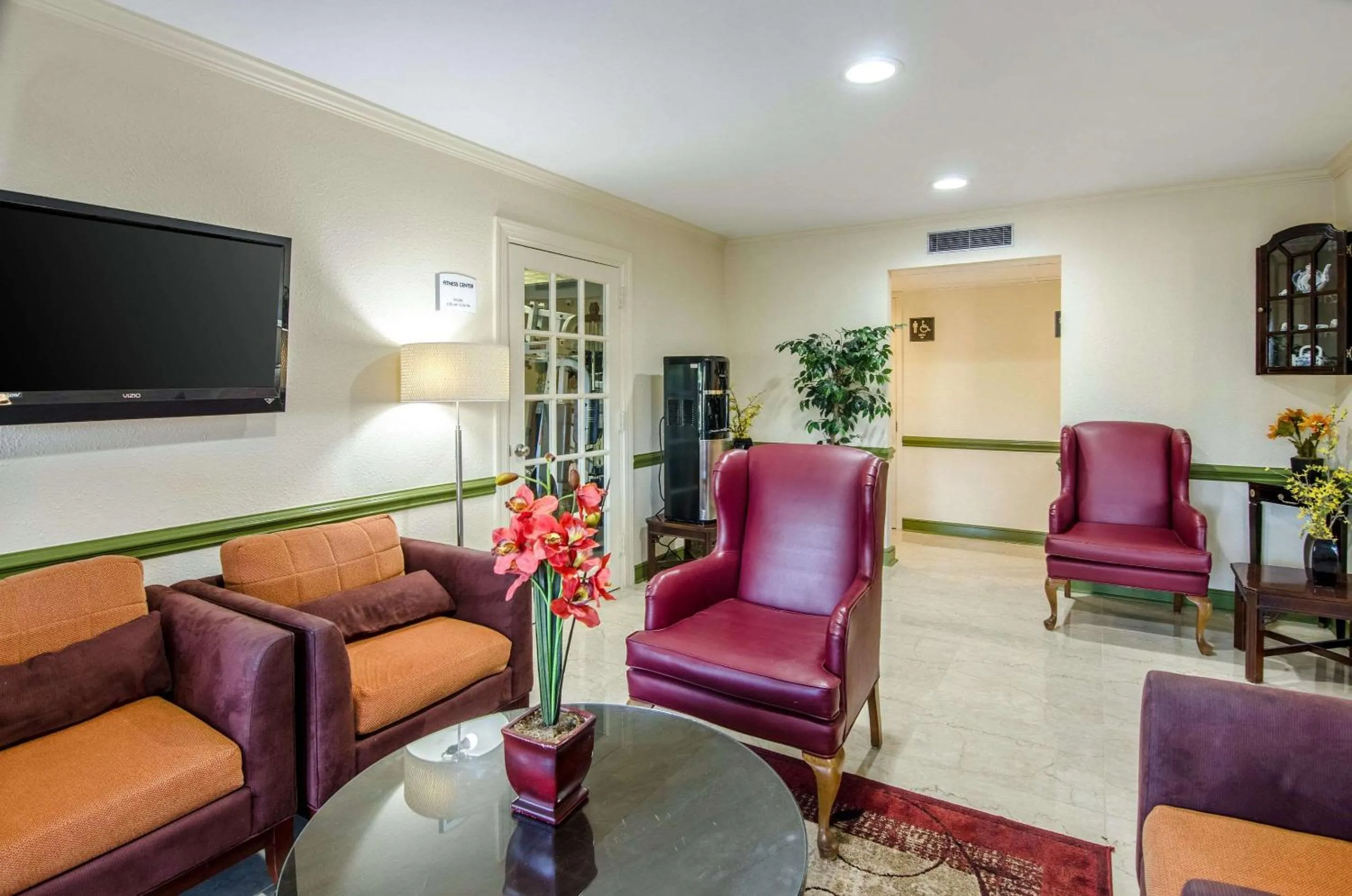 Lobby or reception in Quality Inn Tanglewood