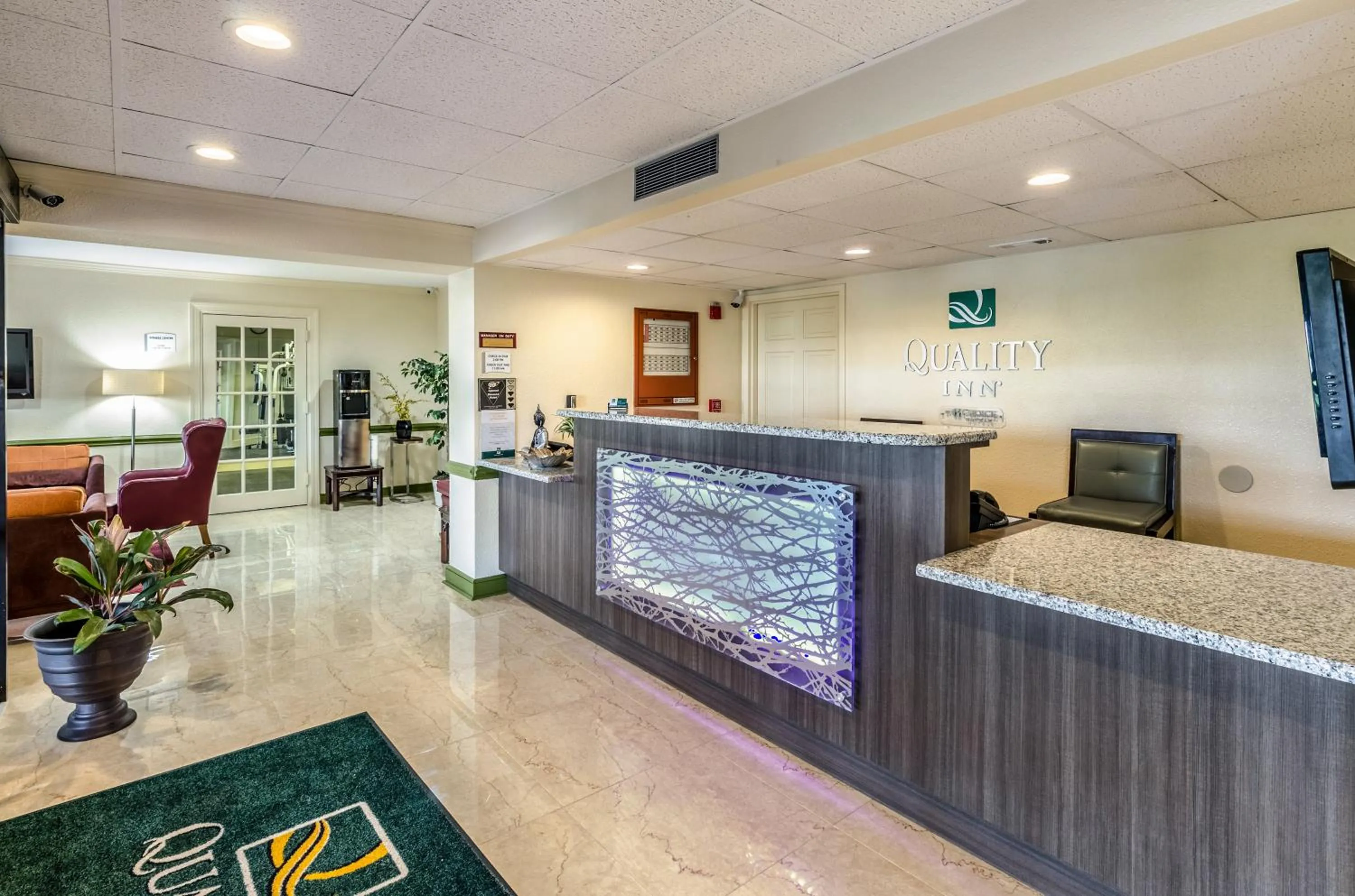 Lobby or reception in Quality Inn Tanglewood
