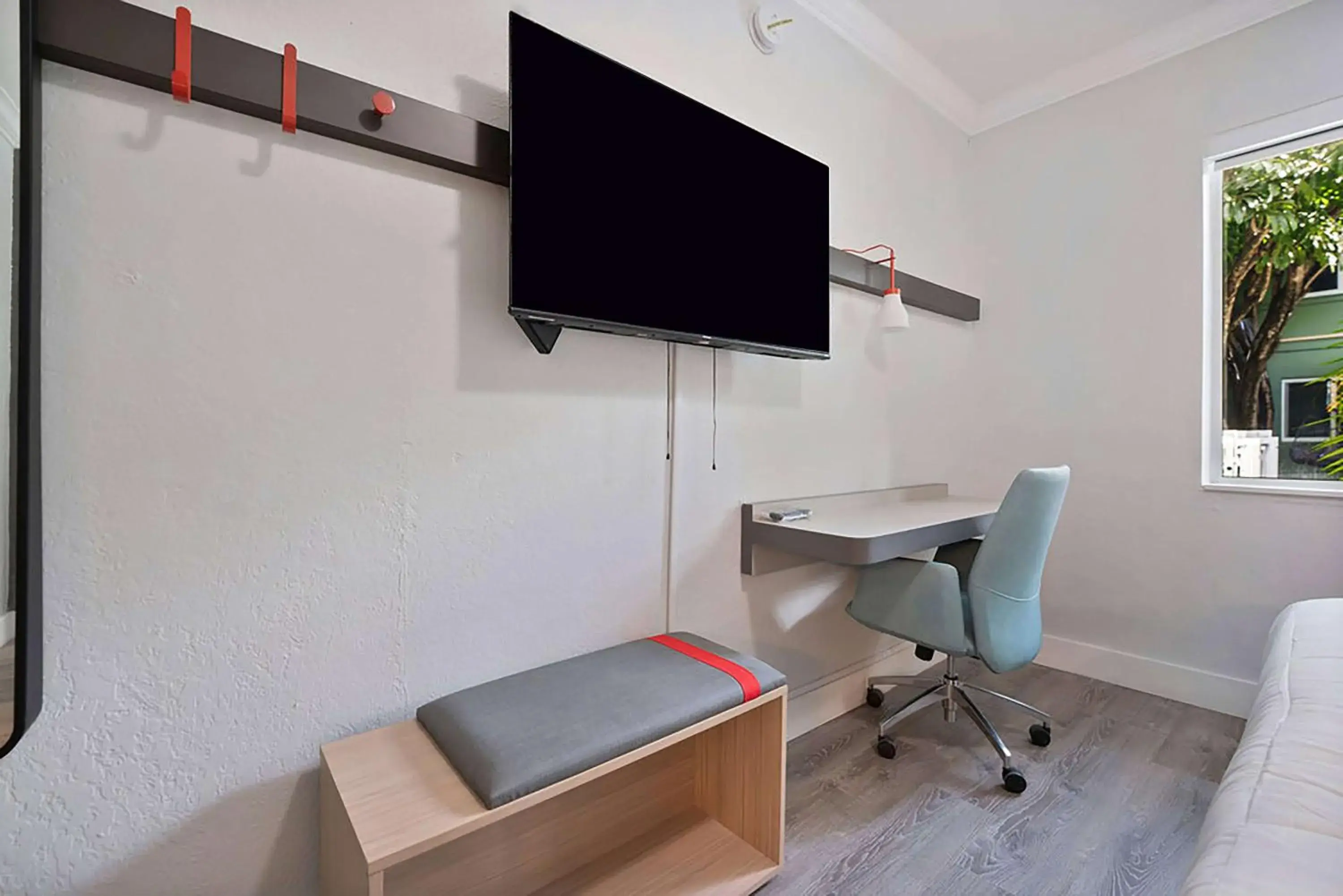 Queen Room with Roll In Shower - Mobility/Hearing Accessible - Non-Smoking in Atrium Hotel, Trademark Collection by Wyndham Queen Room with Roll In Shower - Mobility/Hearing Accessible - Non-Smoking in Atrium Hotel, Trademark Collection by Wyndham