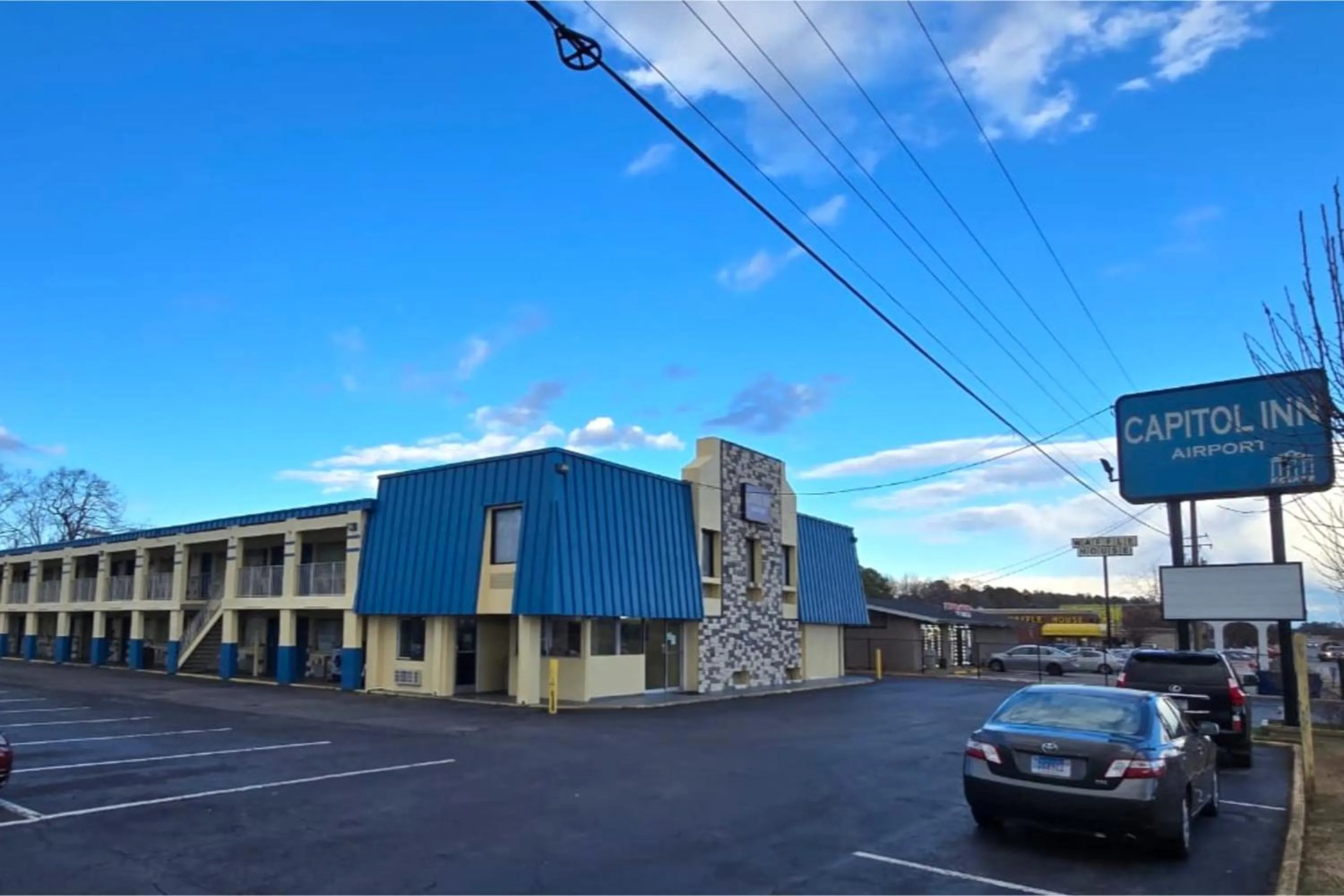 Property building in Capitol Inn by Belvilla Richmond Airport VA