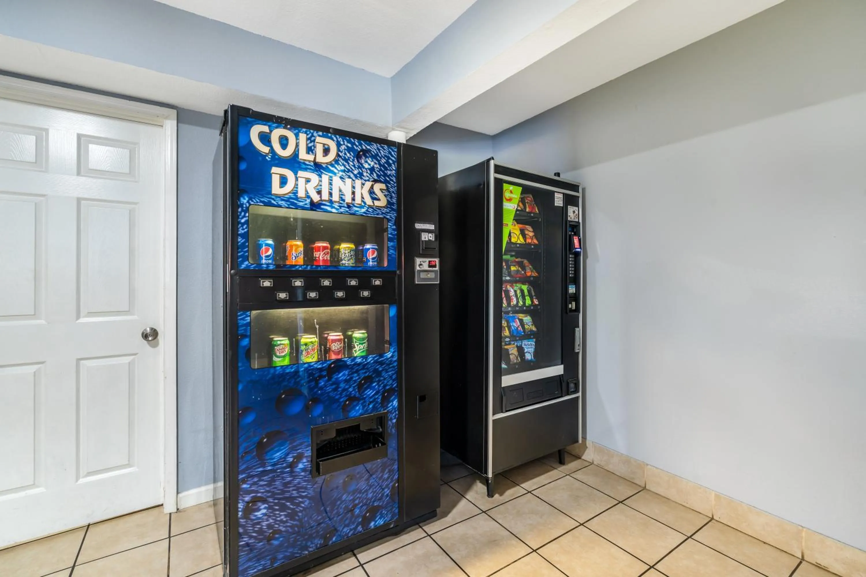 vending machine in Econo Lodge Inn & Suites Virginia Beach - Norfolk