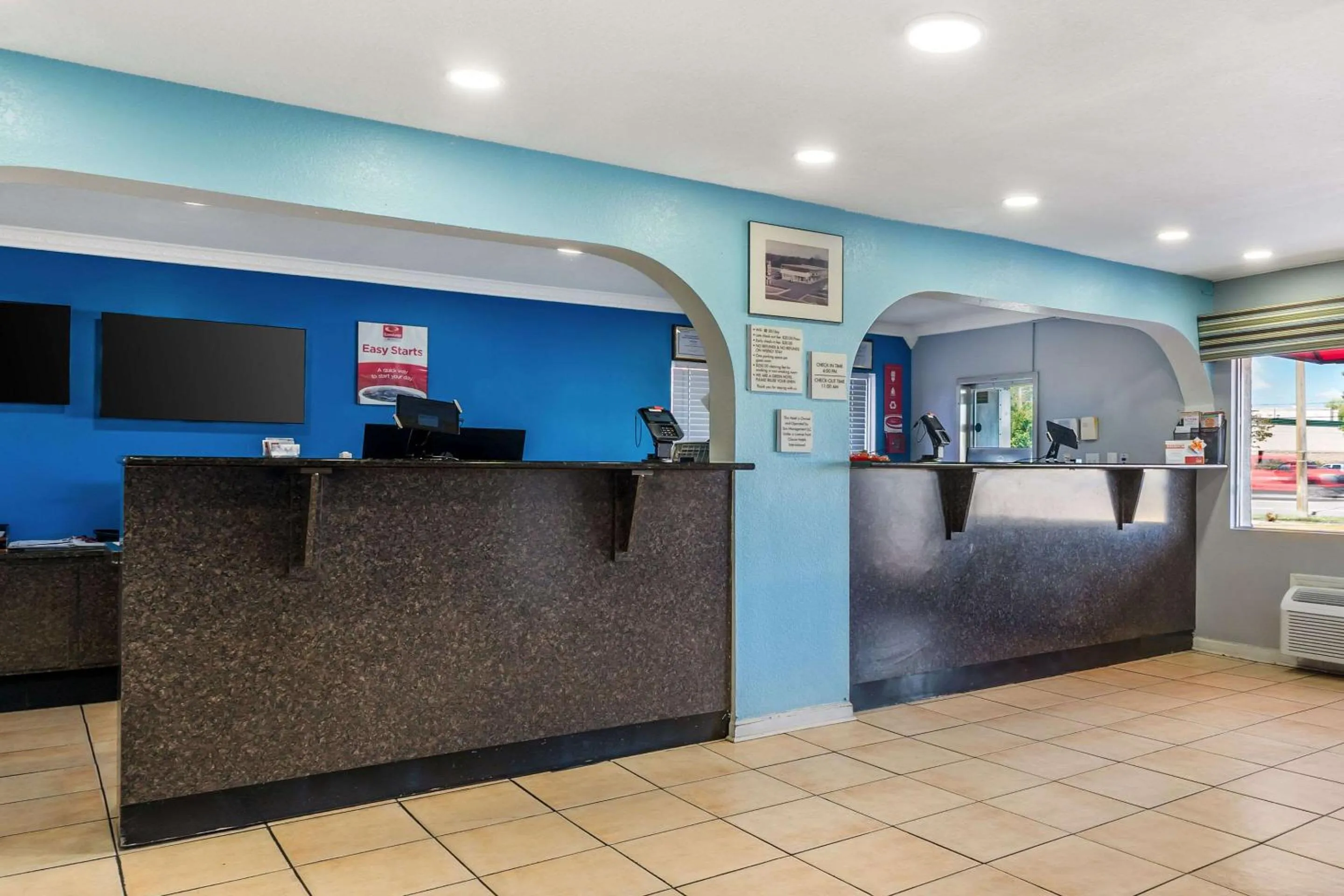 Lobby or reception in Econo Lodge Inn & Suites Virginia Beach - Norfolk