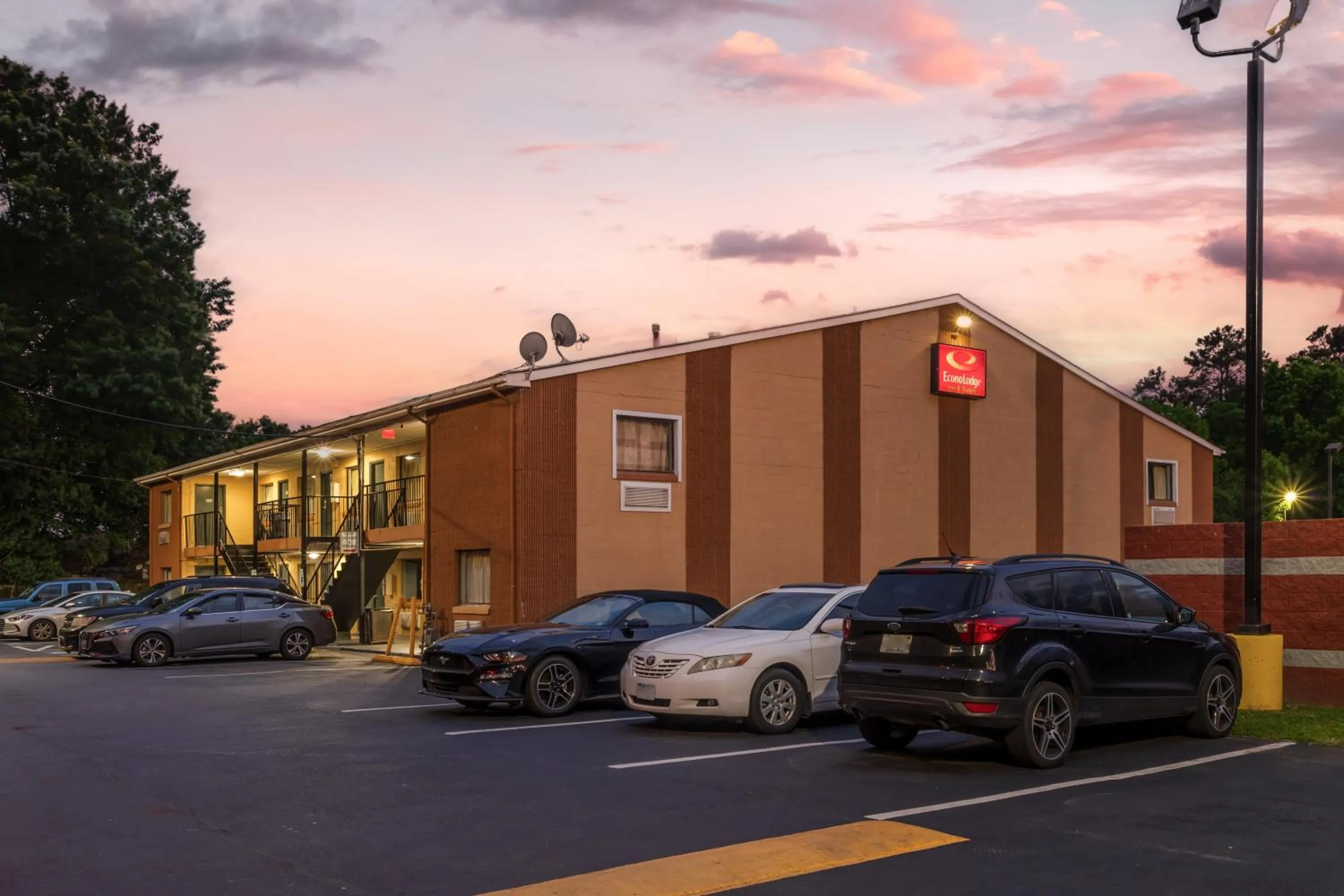 Property building in Econo Lodge Inn & Suites Virginia Beach - Norfolk