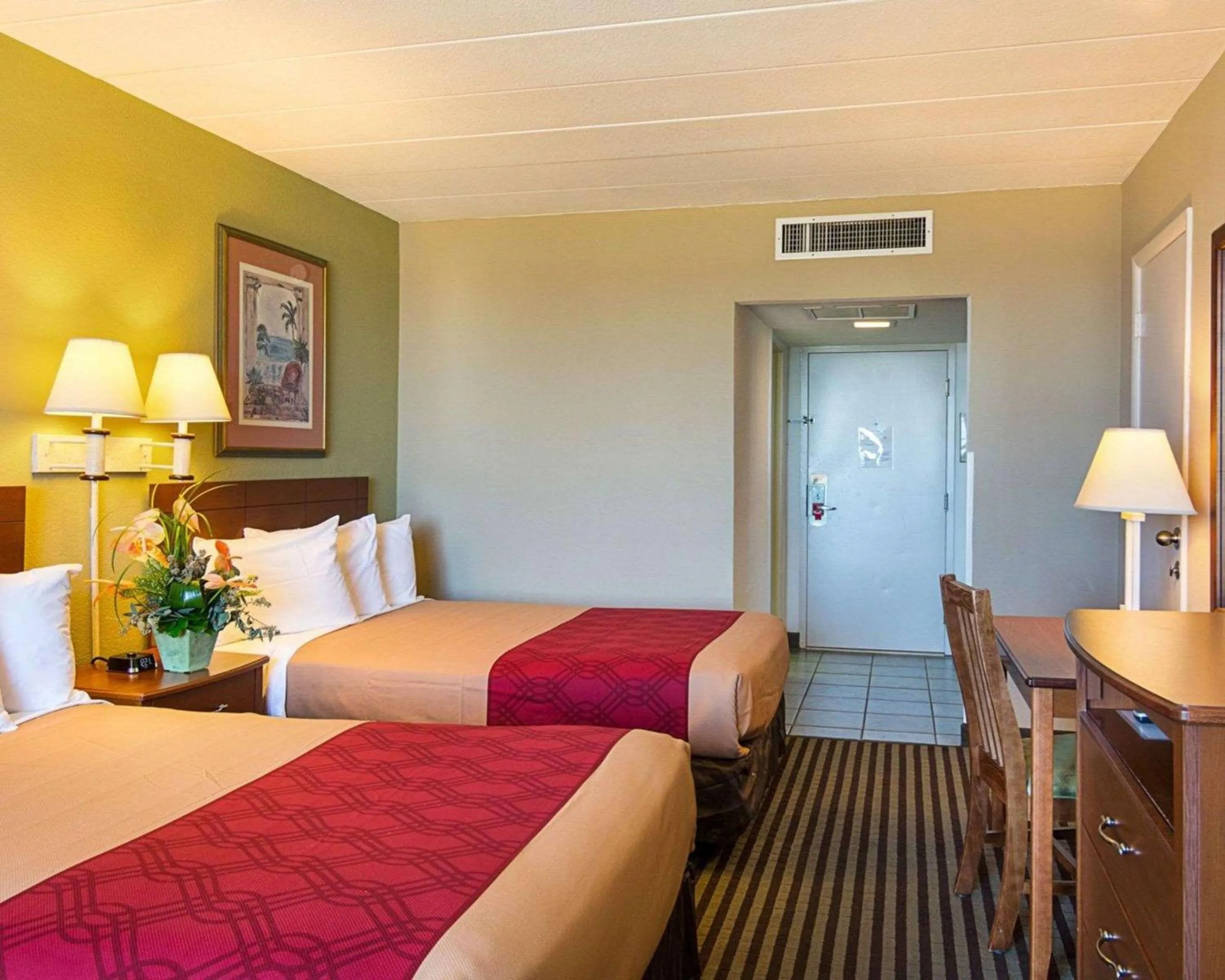 Photo of the whole room, Bed in Ocean27 Hotel