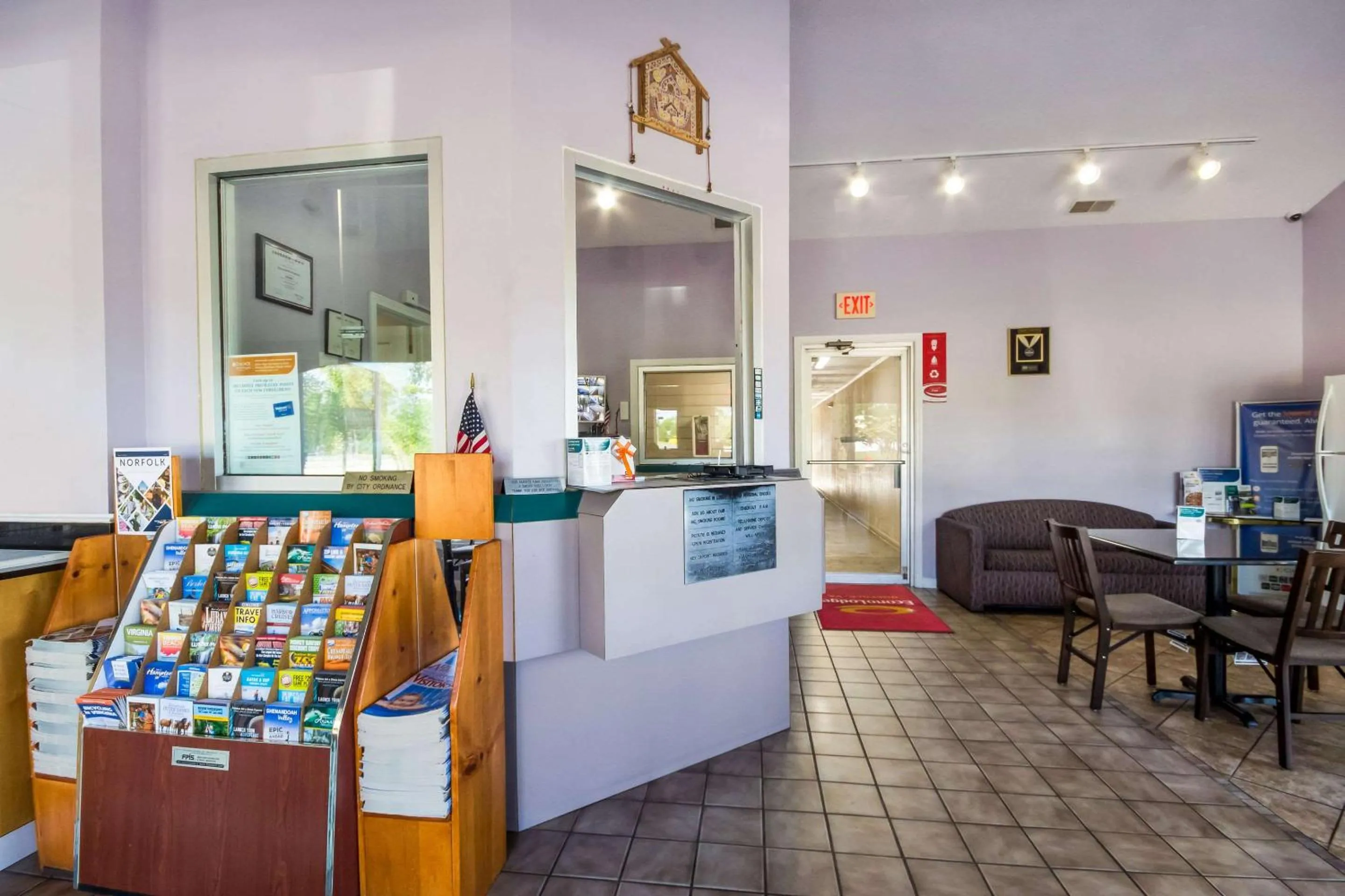 Lobby or reception in Econo Lodge Little Creek