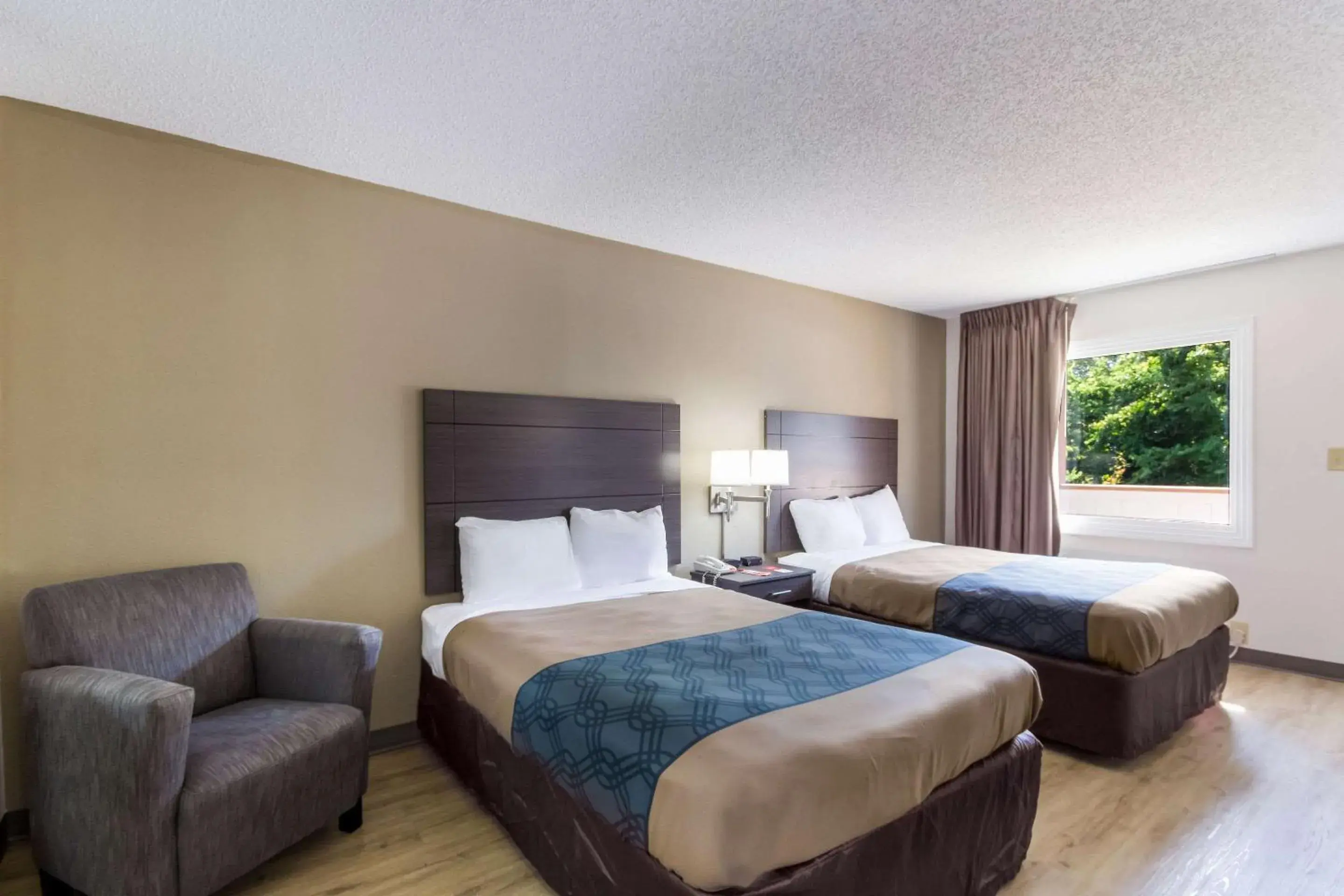 Double Room with Two Double Beds - Non-Smoking in Econo Lodge Little Creek Double Room with Two Double Beds - Non-Smoking in Econo Lodge Little Creek