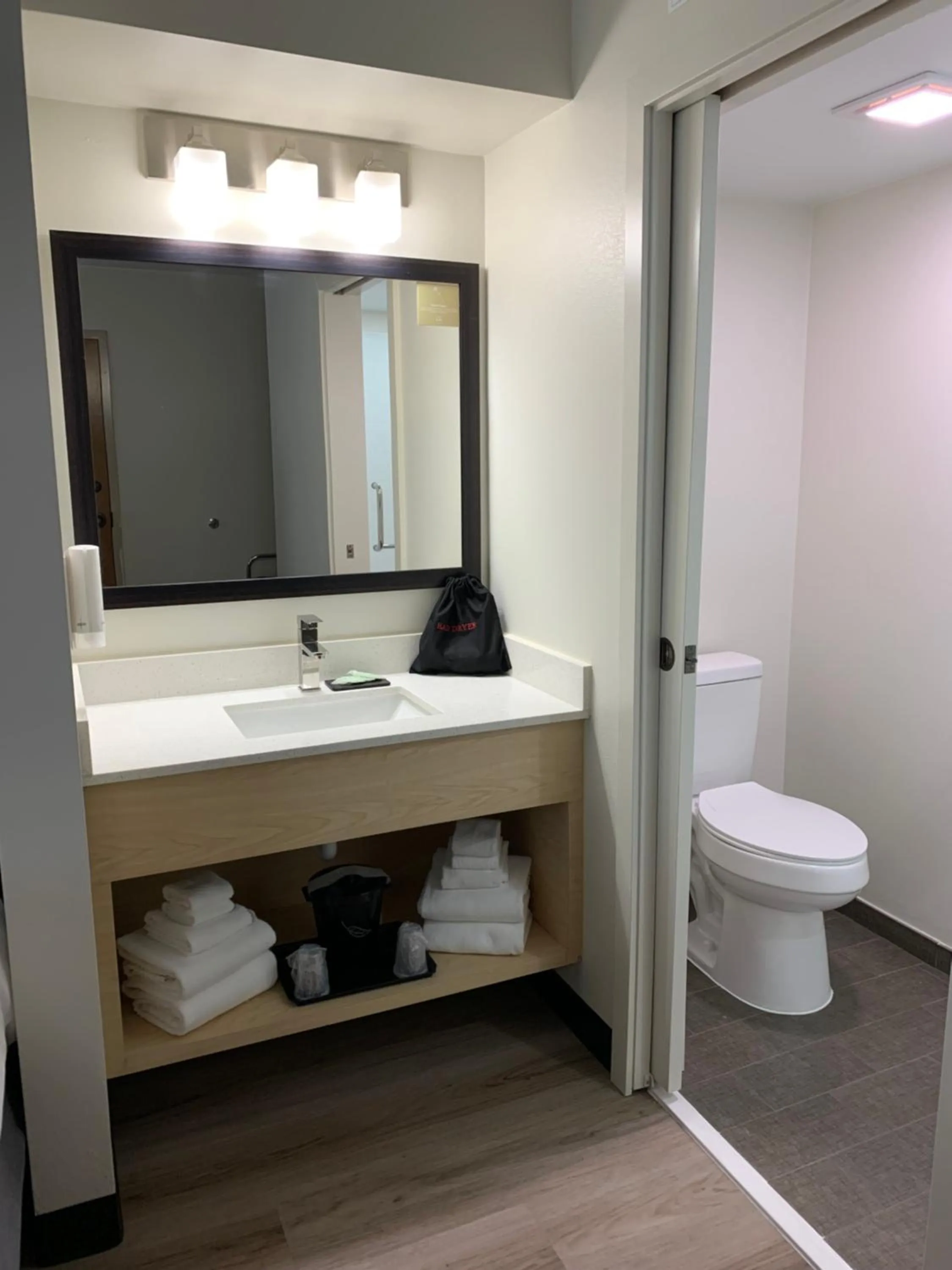 Bathroom in Sleep Inn Staunton