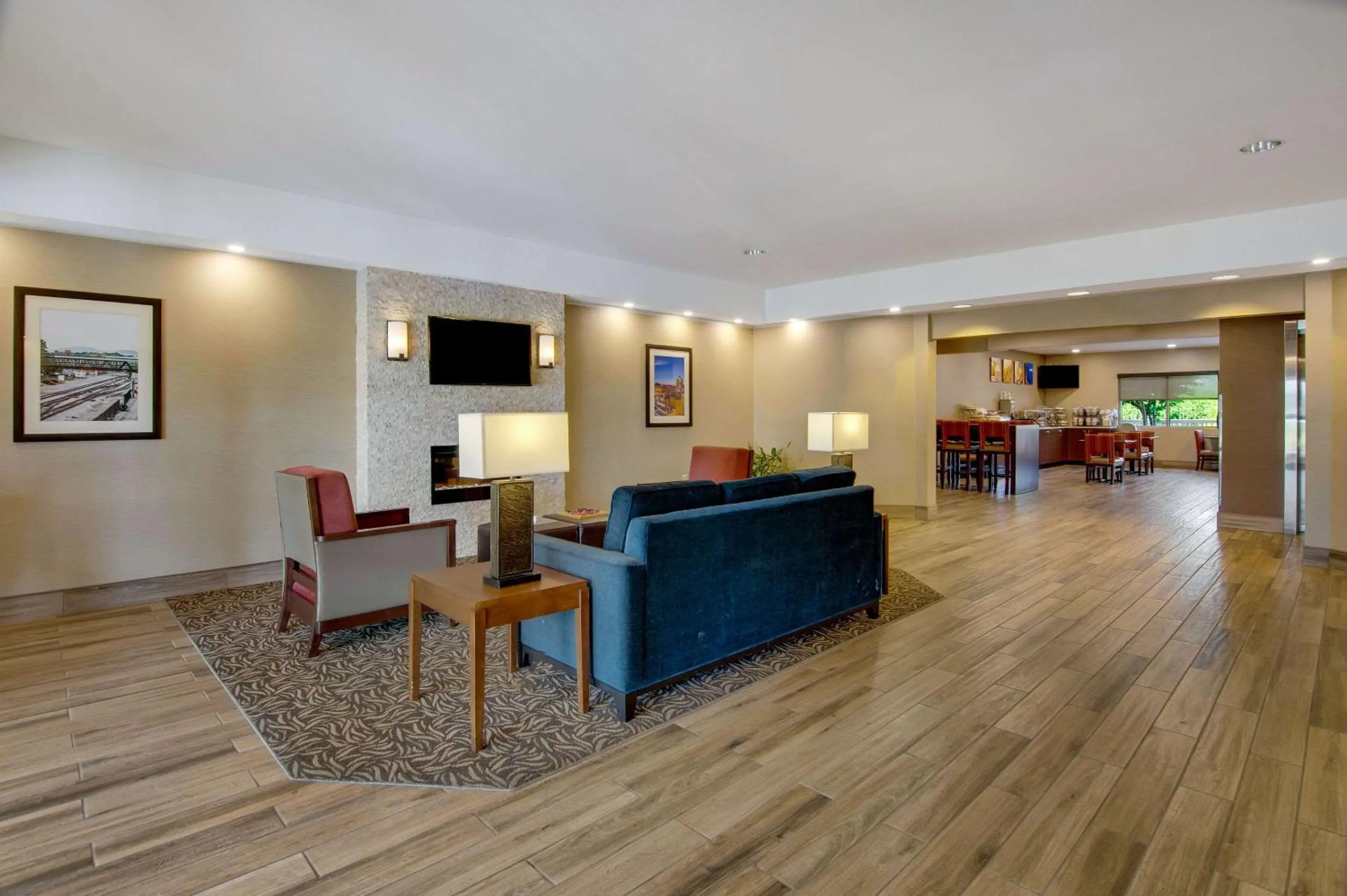 Lobby or reception in Comfort Inn Airport