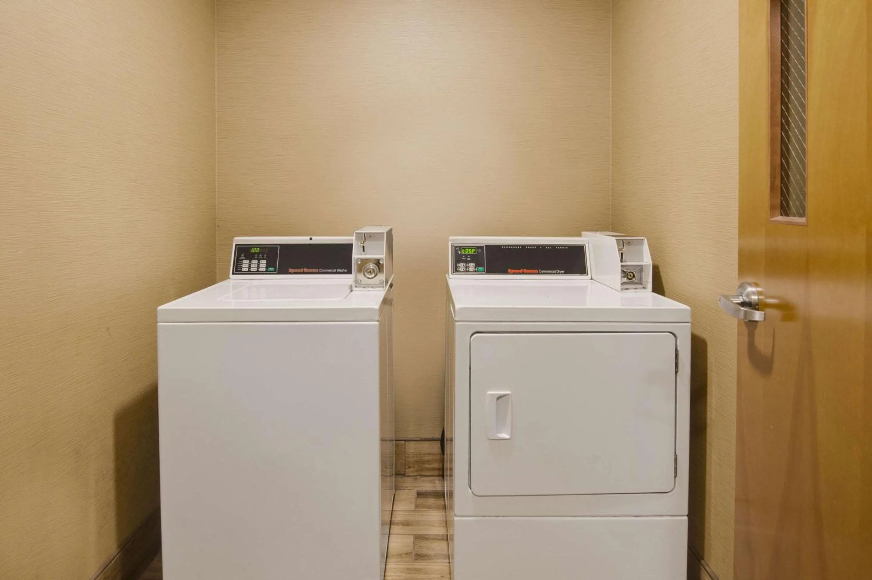 laundry in Comfort Inn Airport