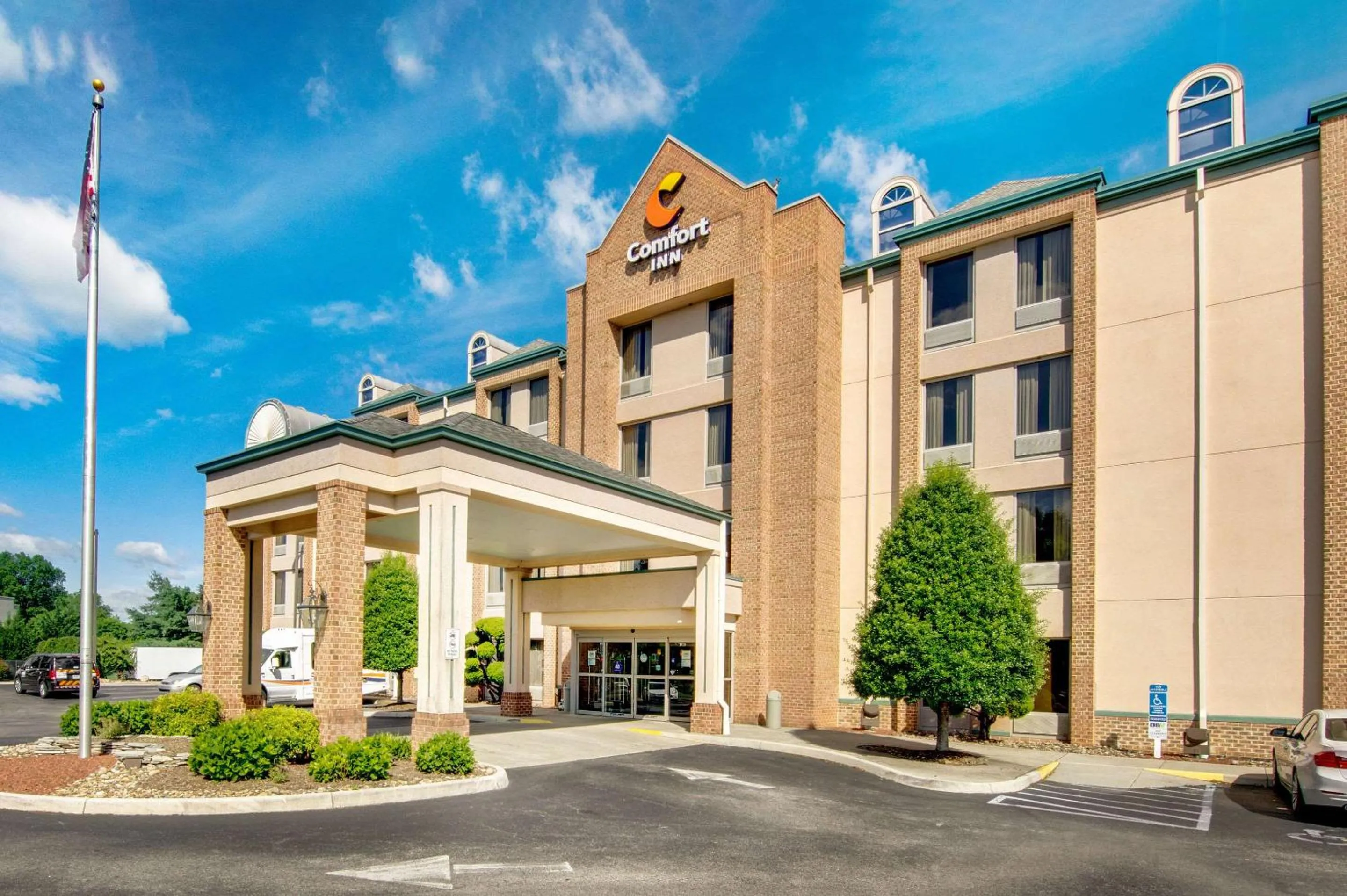 Property building in Comfort Inn Airport