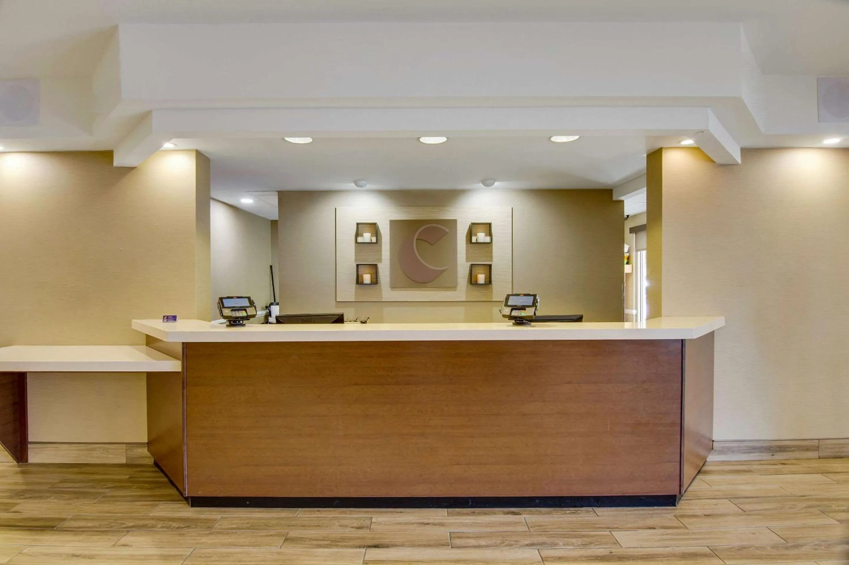 Lobby or reception in Comfort Inn Airport