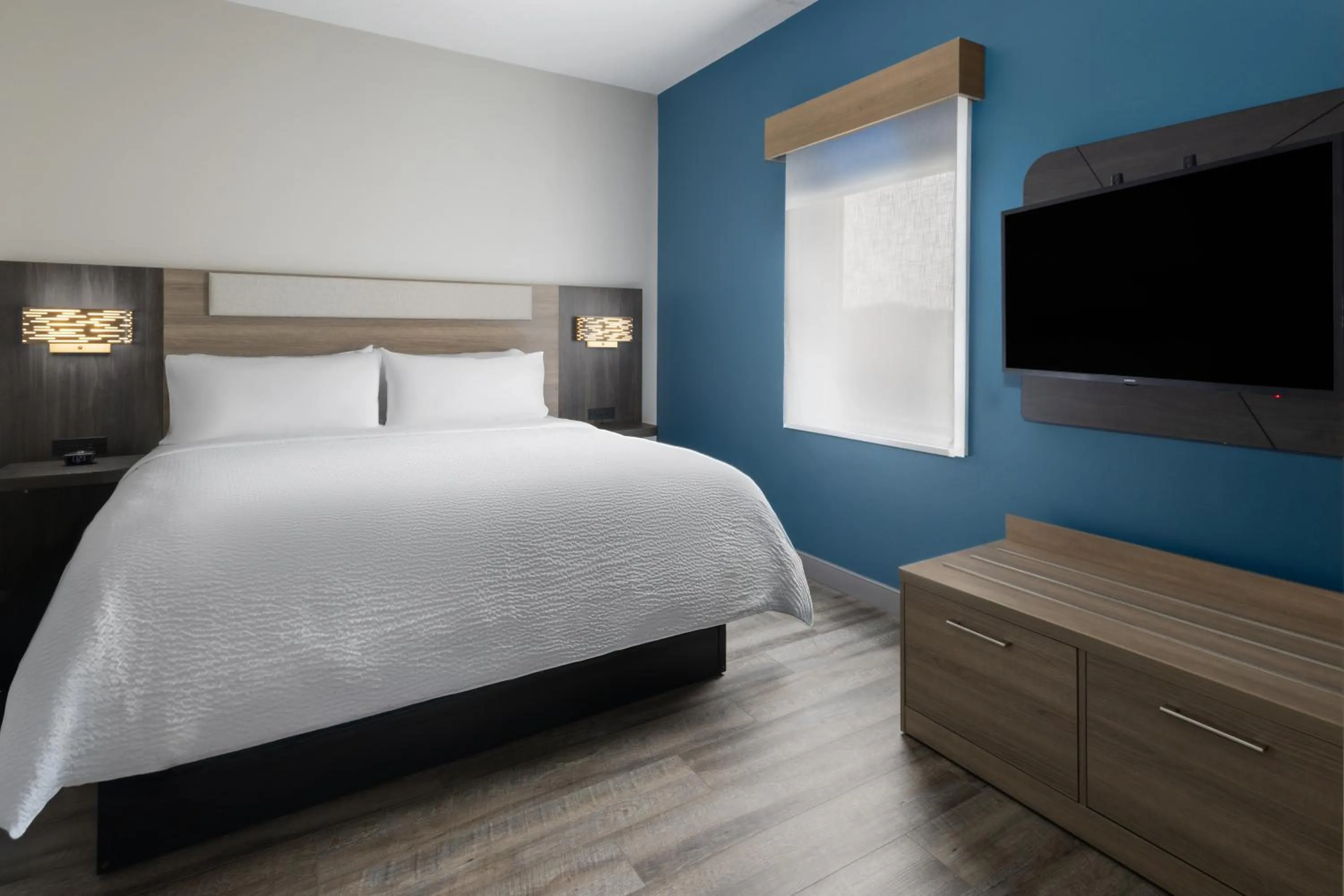 Bed in Holiday Inn Express & Suites Leesburg - Historic District by IHG