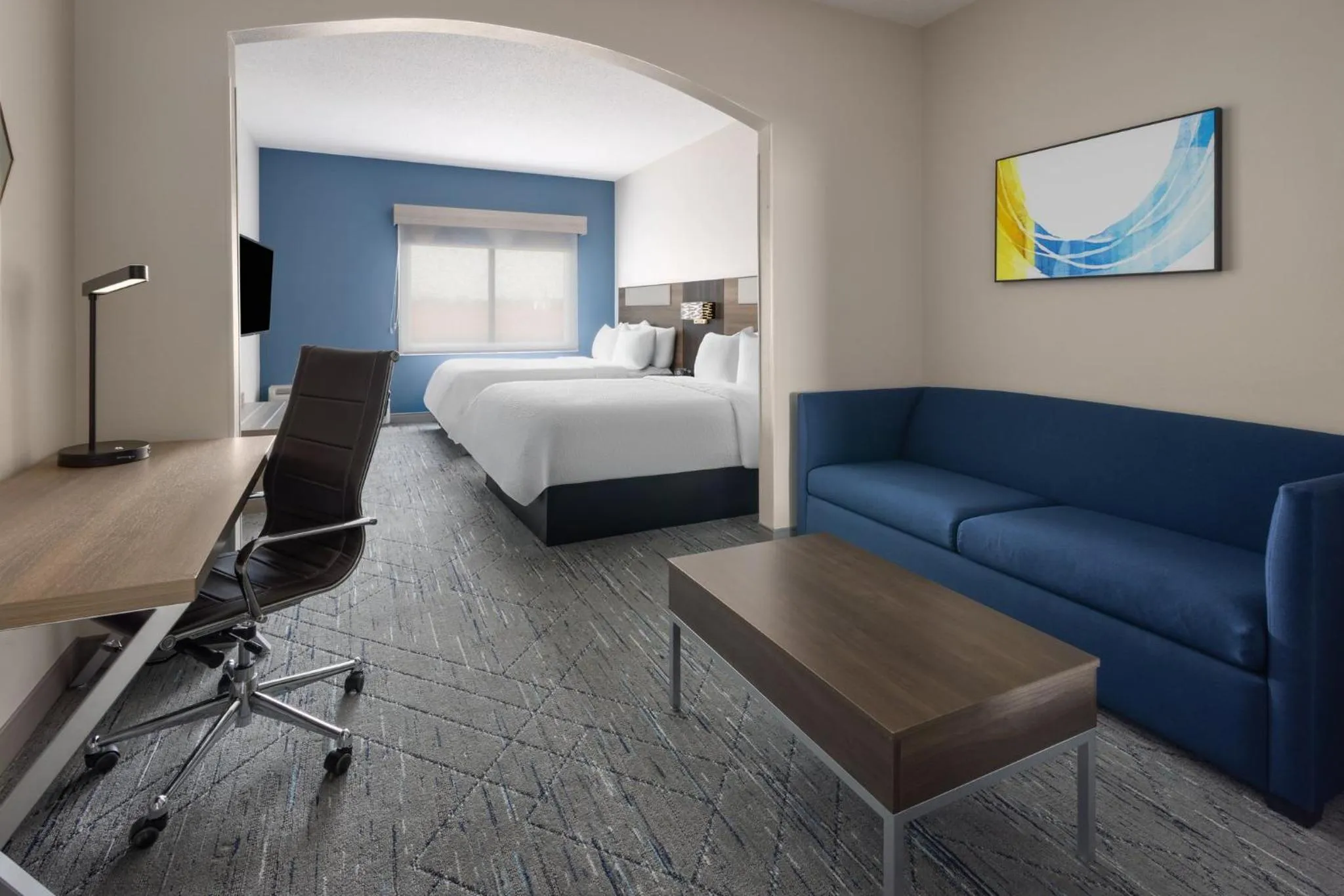 Photo of the whole room, Bed in Holiday Inn Express & Suites Leesburg - Historic District by IHG