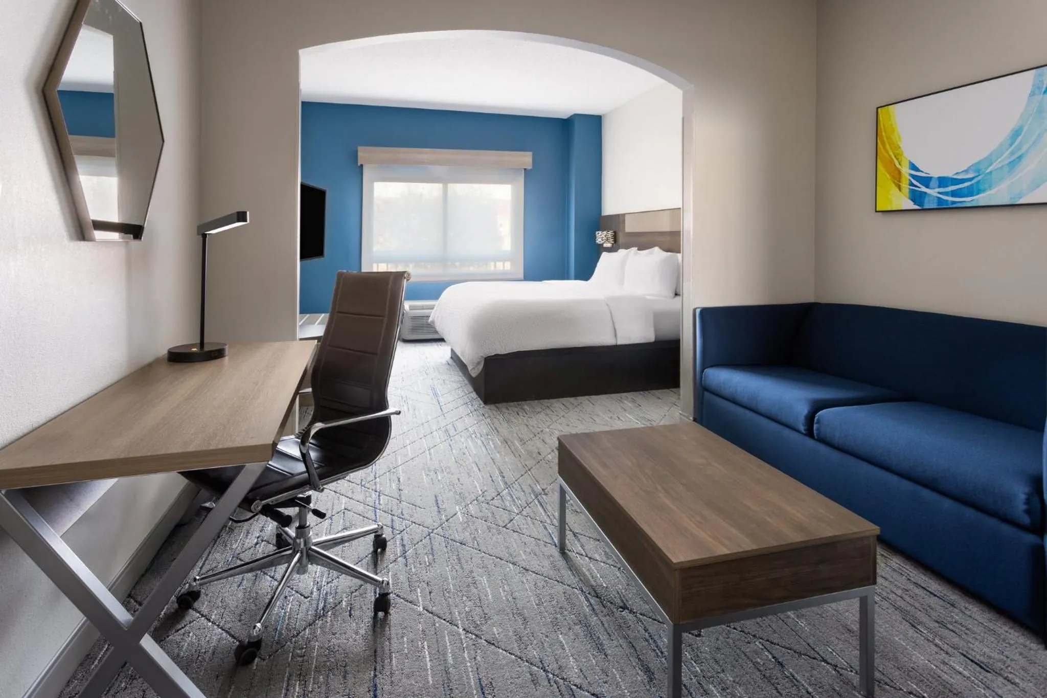 Photo of the whole room, Bed in Holiday Inn Express & Suites Leesburg - Historic District by IHG