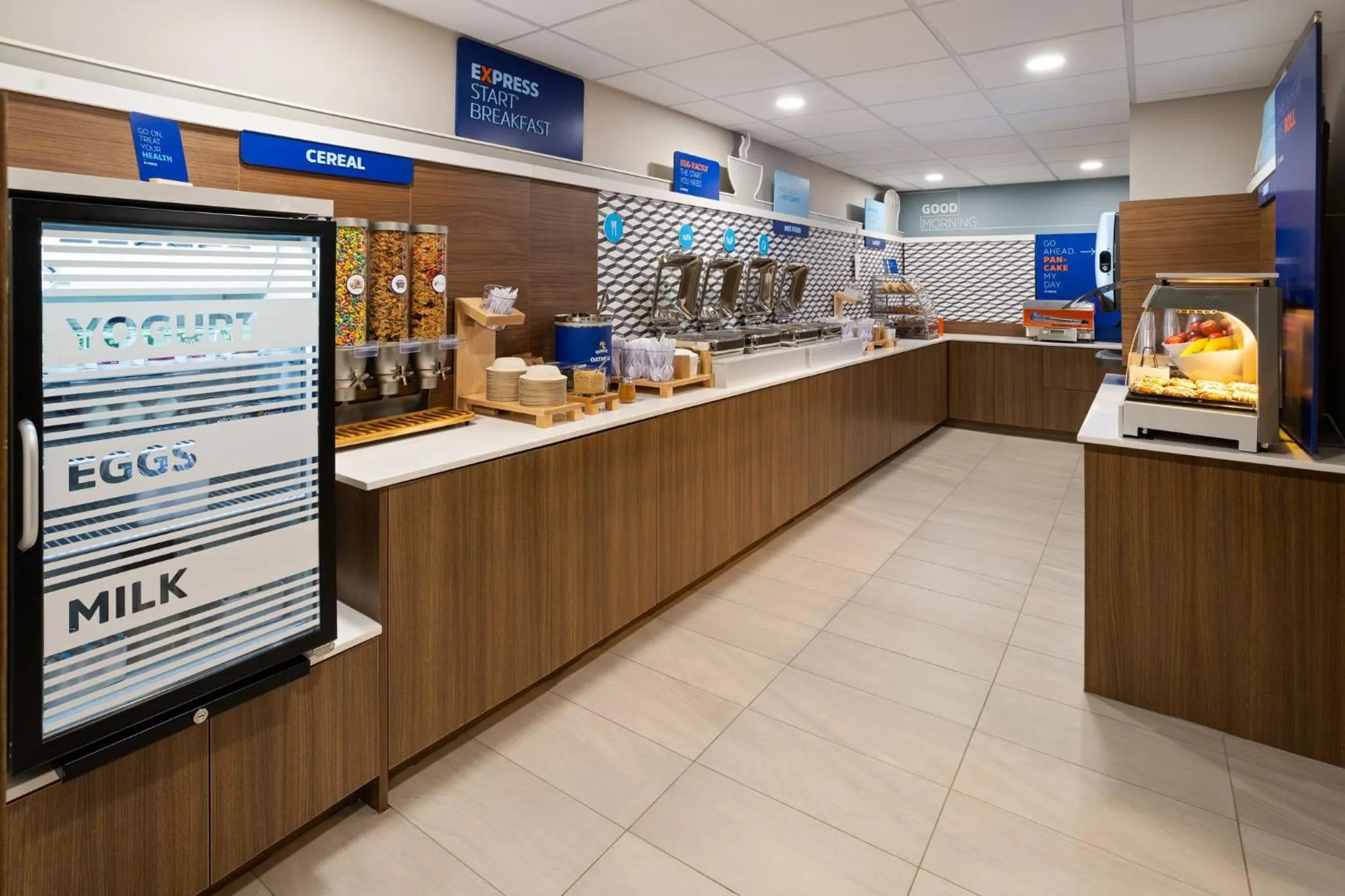 Breakfast in Holiday Inn Express & Suites Leesburg - Historic District by IHG